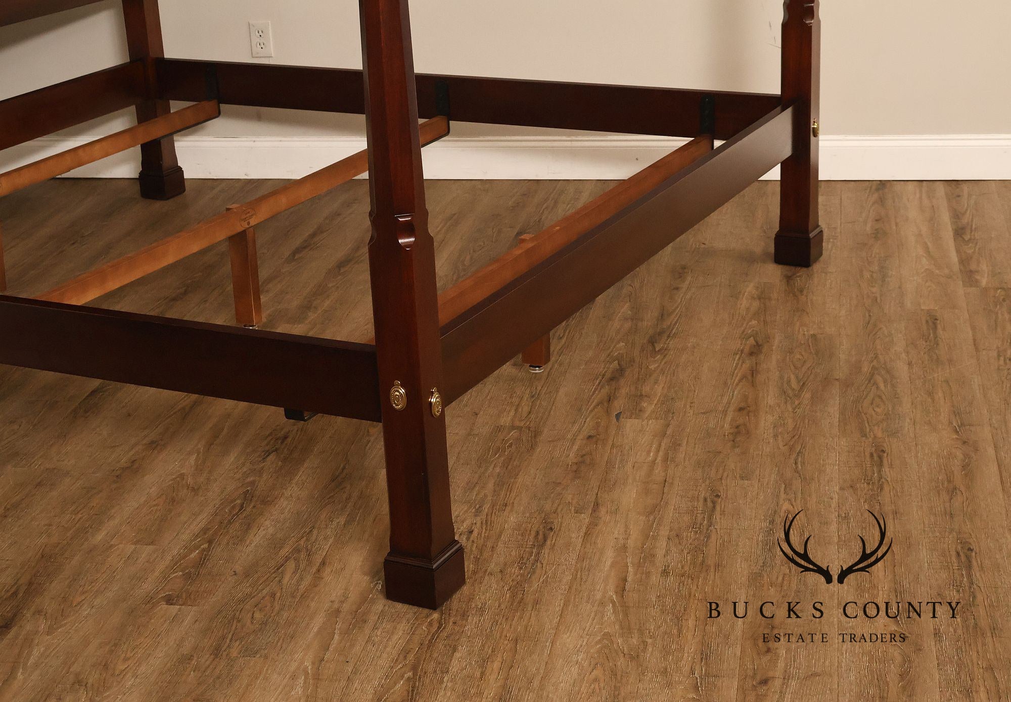 Henkel Harris Mahogany King Pencil Point Poster Bed