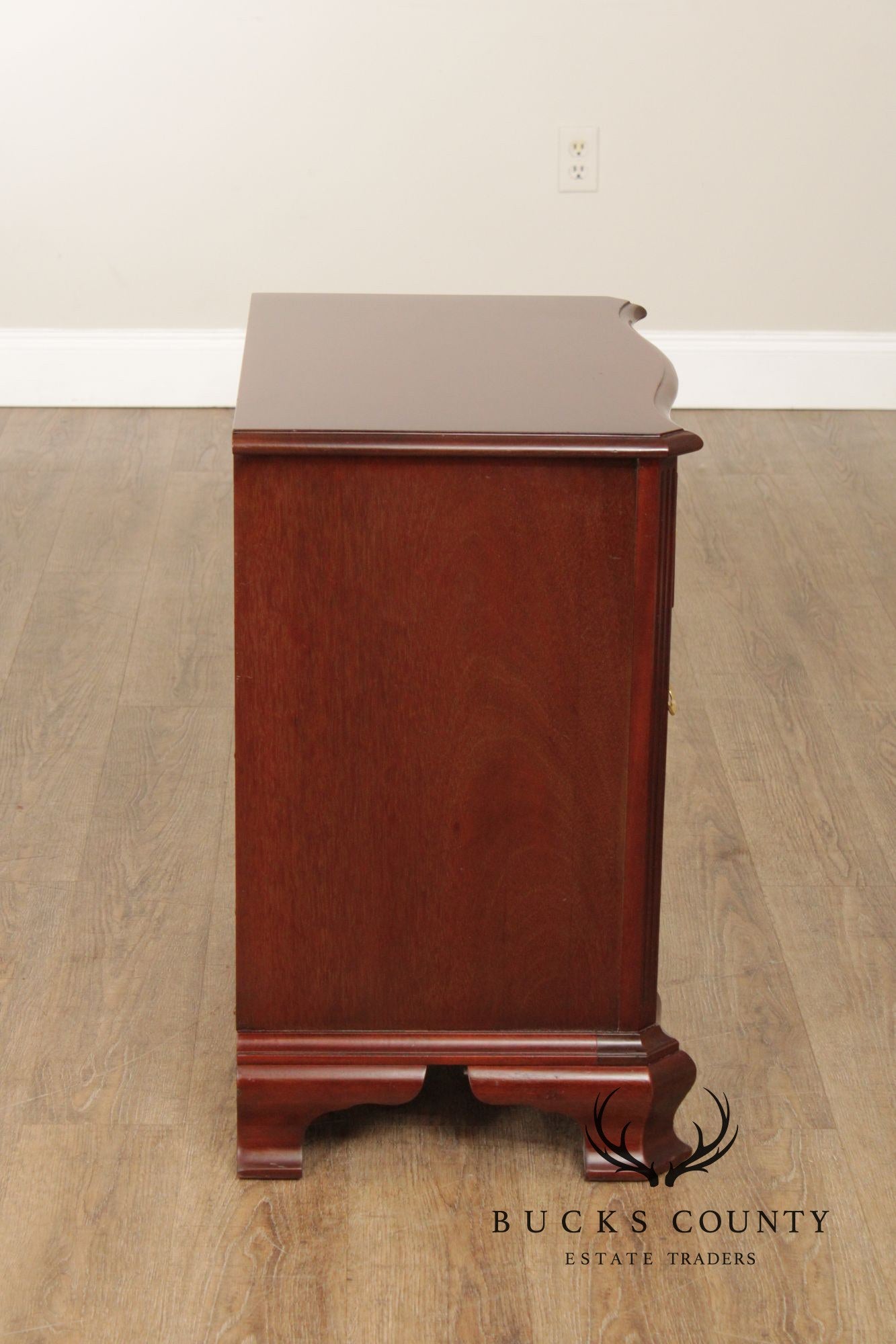 Councill Georgian Style Pair of Mahogany Nightstands
