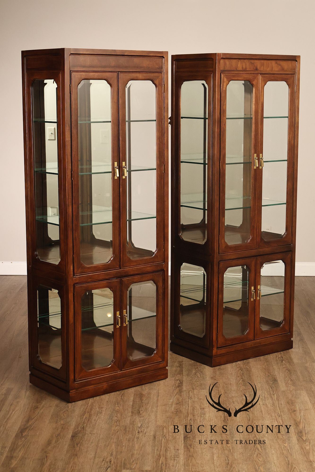 Thomasville Traditional Style Pair Lighted Curio Display Cabinets