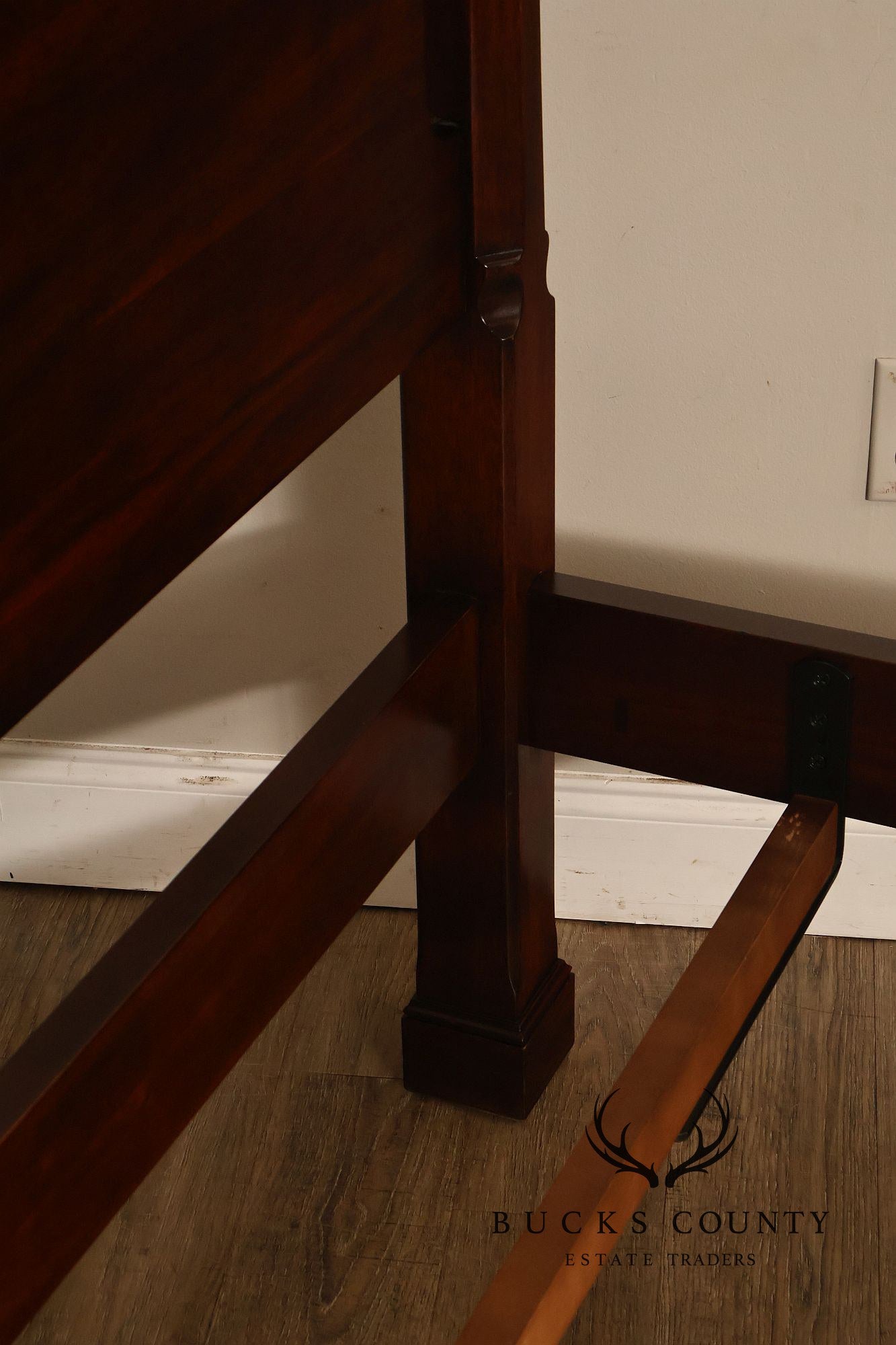 Henkel Harris Mahogany King Pencil Point Poster Bed