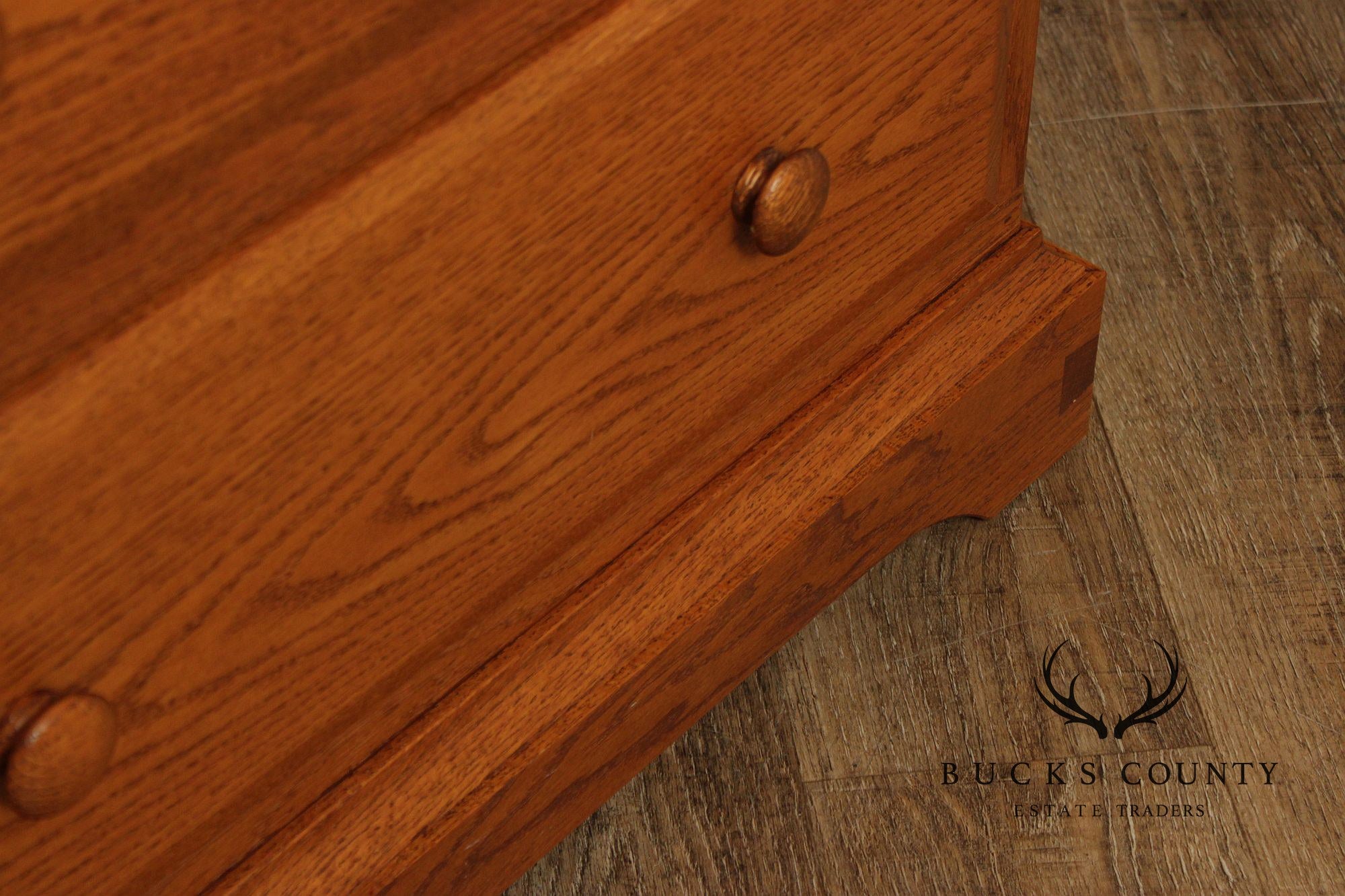 Hunt Country Furniture Country Style Oak Nine-Drawer Dresser