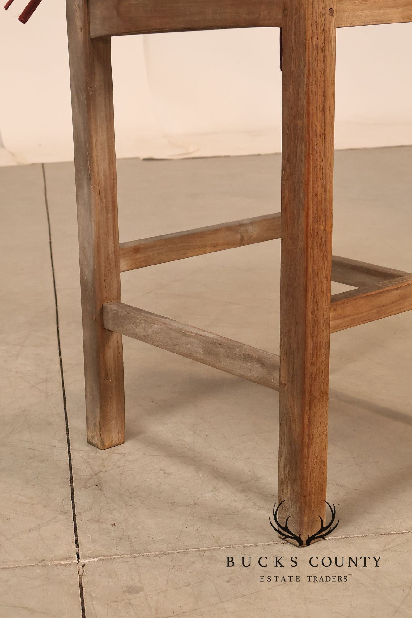 BenchSmith Set of Four 'Buckingham' Teak Outdoor Bar Stools