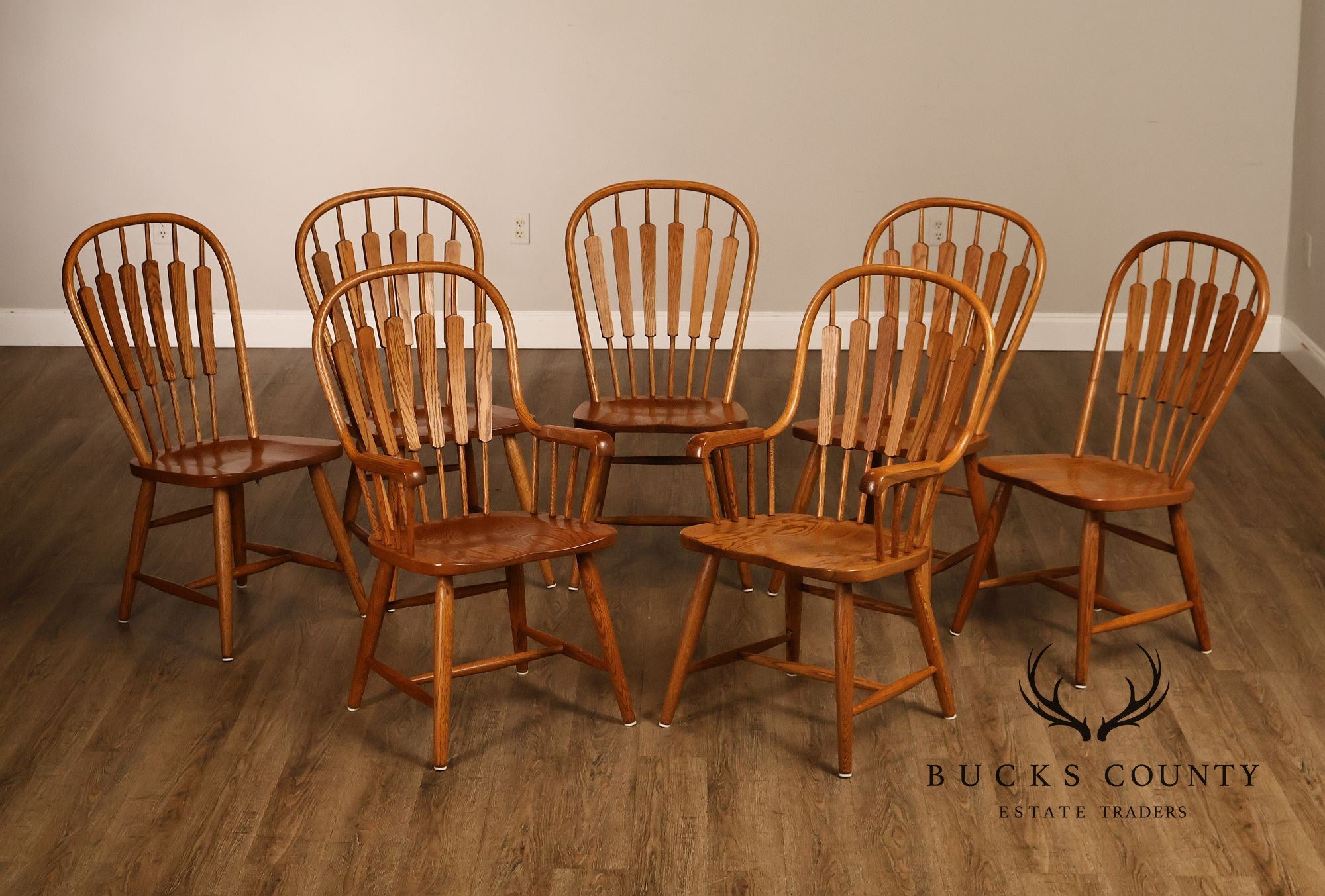 Richardson Brothers Colonial Windsor Style Set Of Seven Oak Dining Chairs