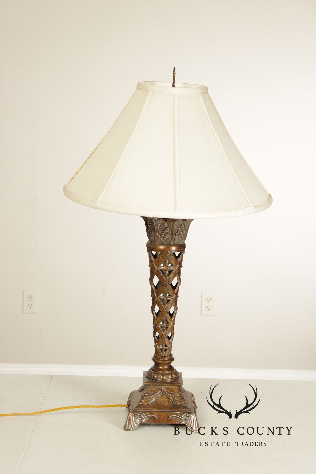 Stiffel 'Ellie' Torch Style Table Lamp