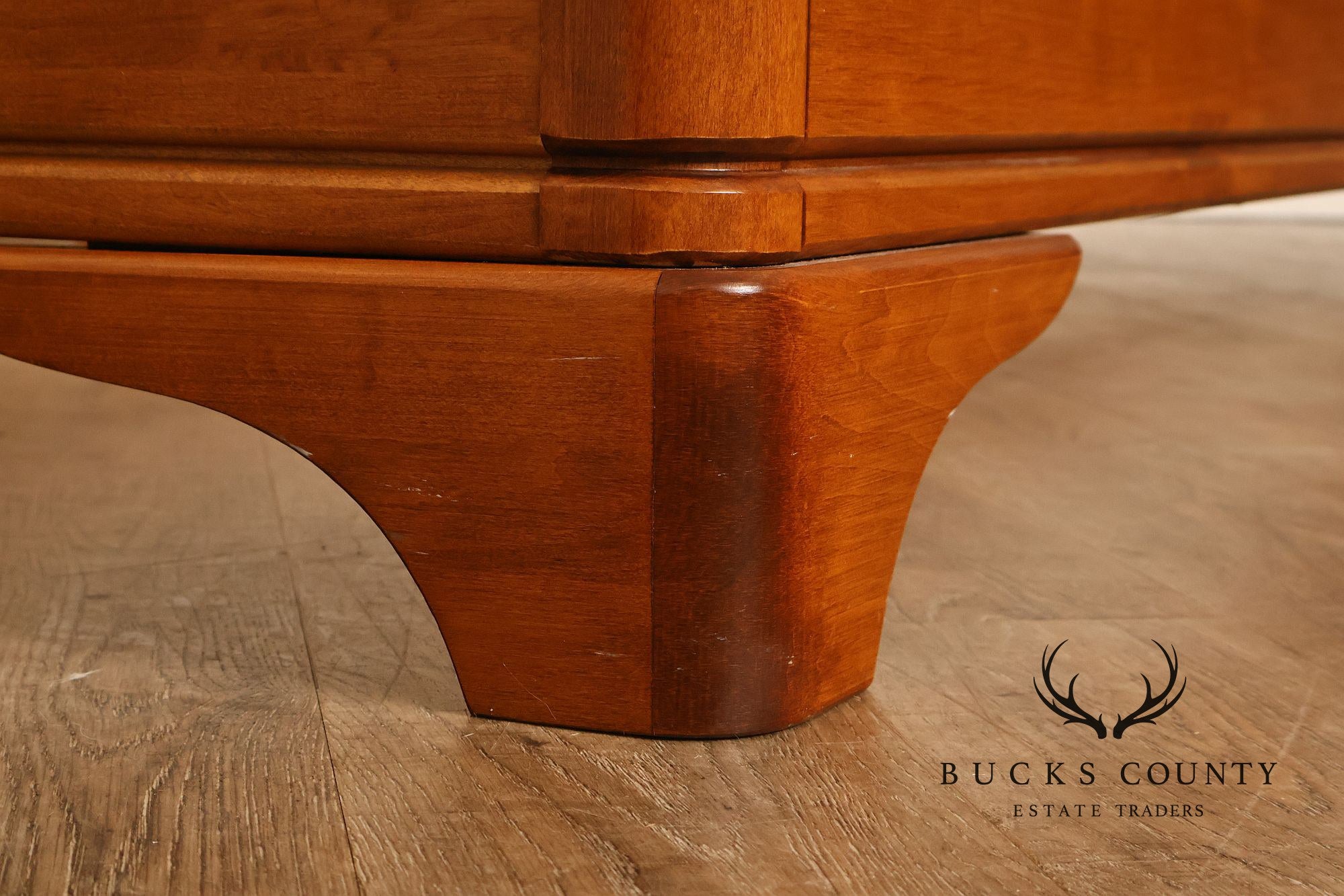 HPL Shermag Maple King Size Sleigh Bed