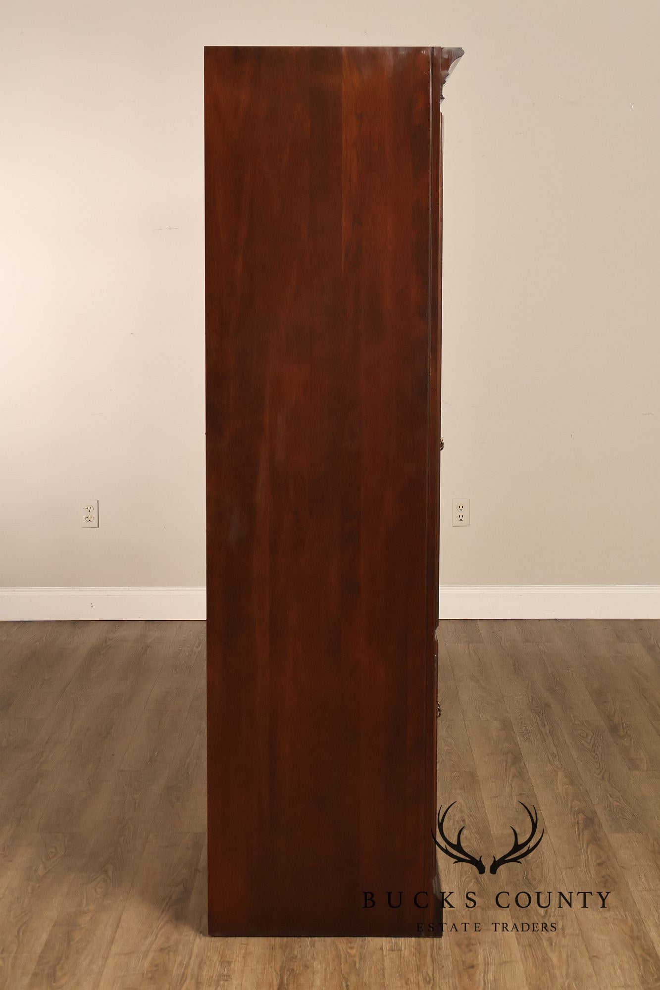 Ethan Allen Georgian Court Collection Traditional Entertainment Armoire Cabinet