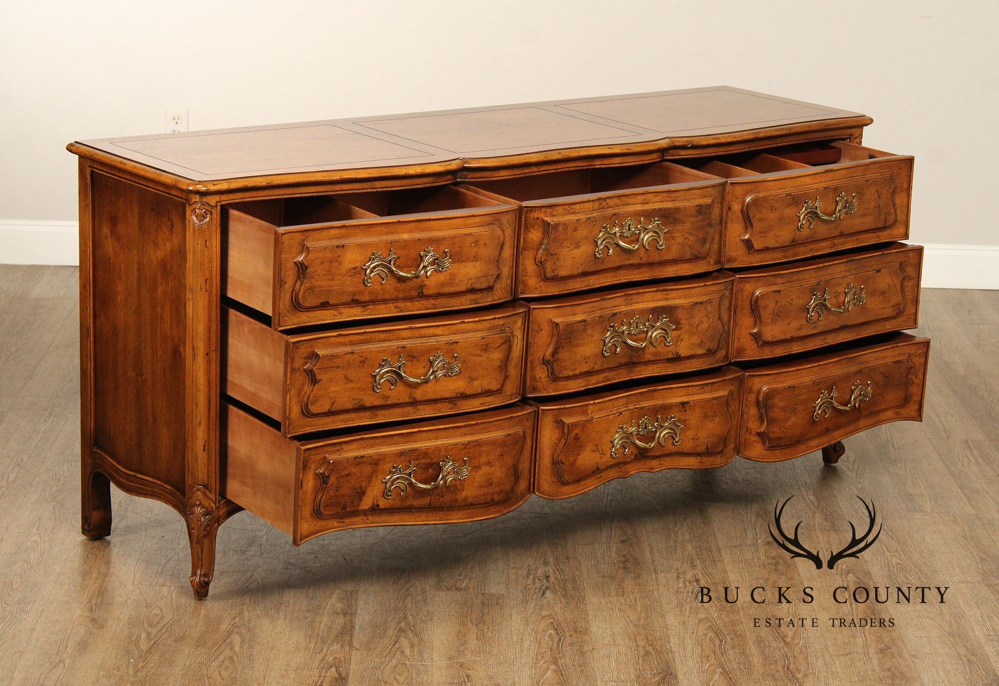 Henredon 'Villandry' French Louis XV Style Walnut Triple Dresser