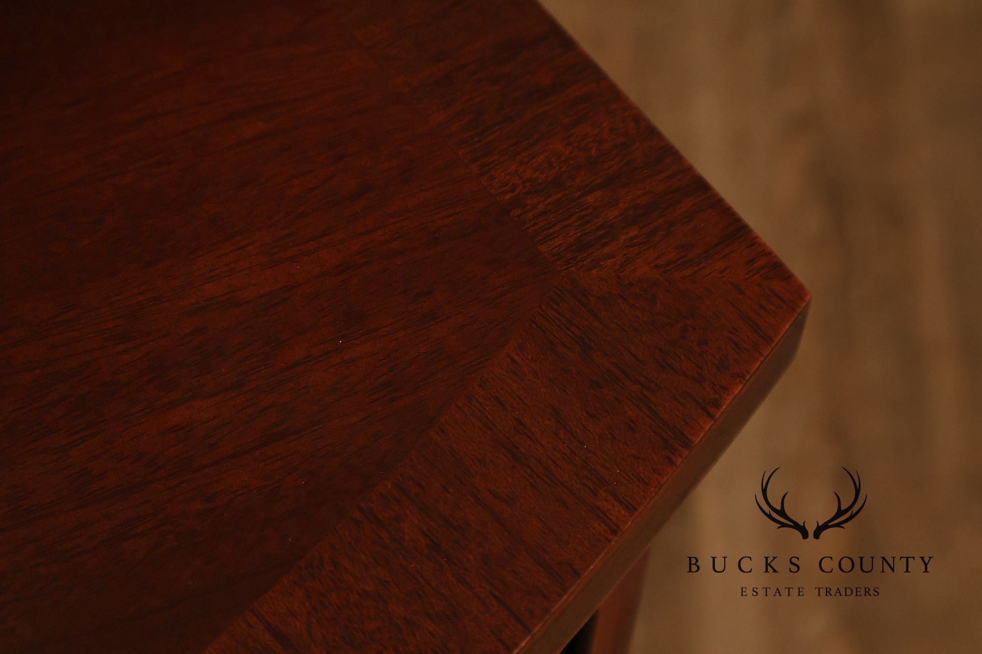 Thomasville Hepplewhite Style Pair Of Mahogany Bow Front Chest Nightstands