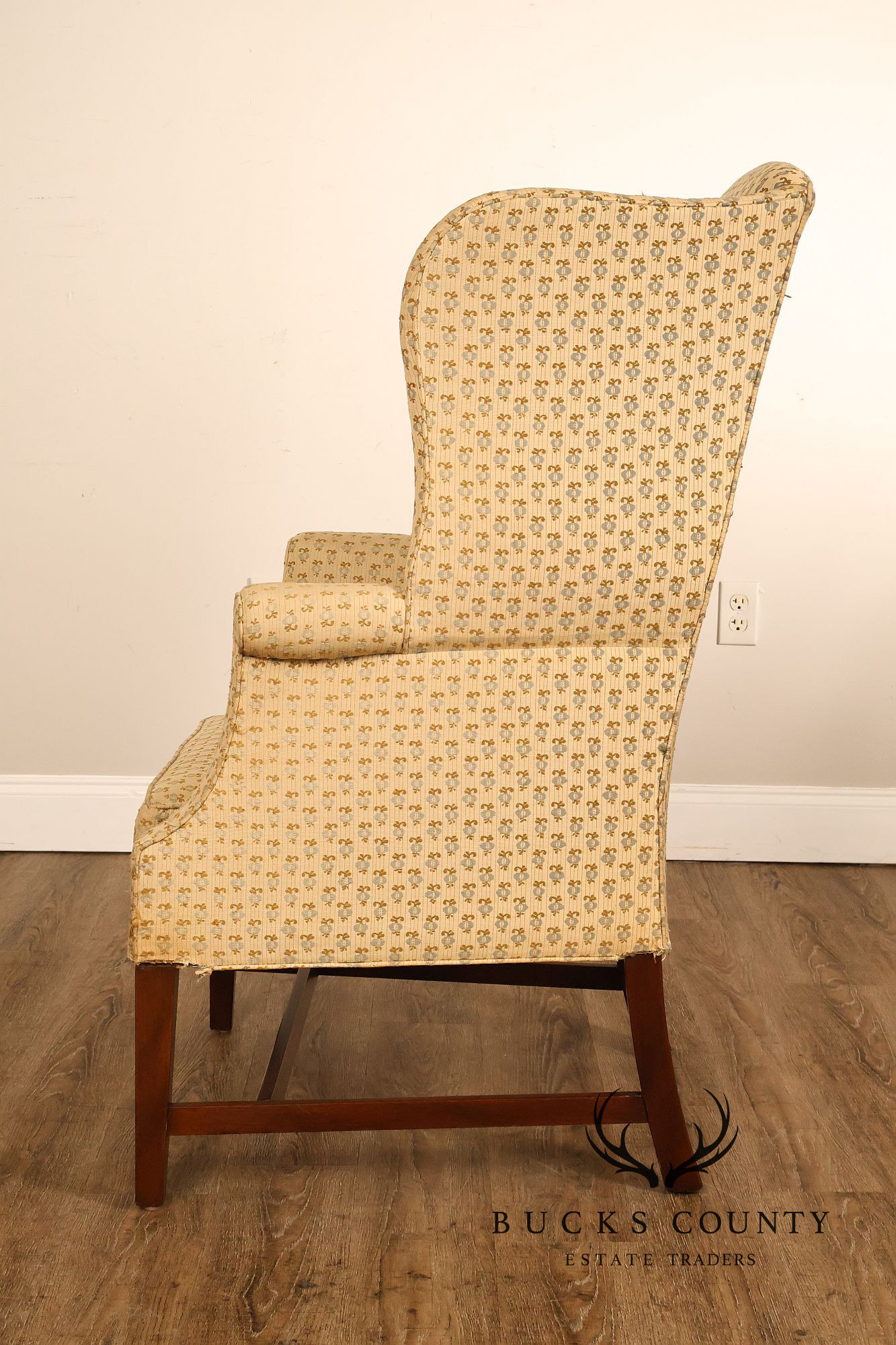 Kittinger Williamsburg Adaptation Mahogany Wing Chair