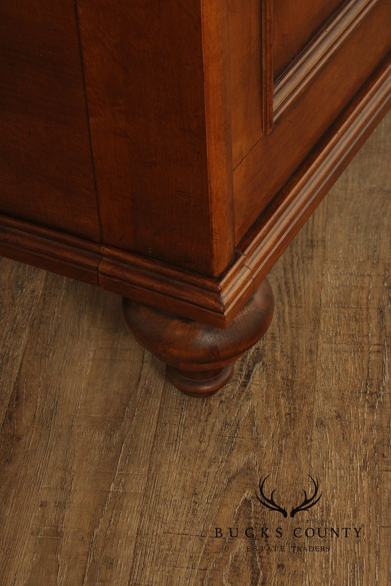 ETHAN ALLEN ‘NEW COUNTRY’ MAPLE QUEEN SLEIGH BED