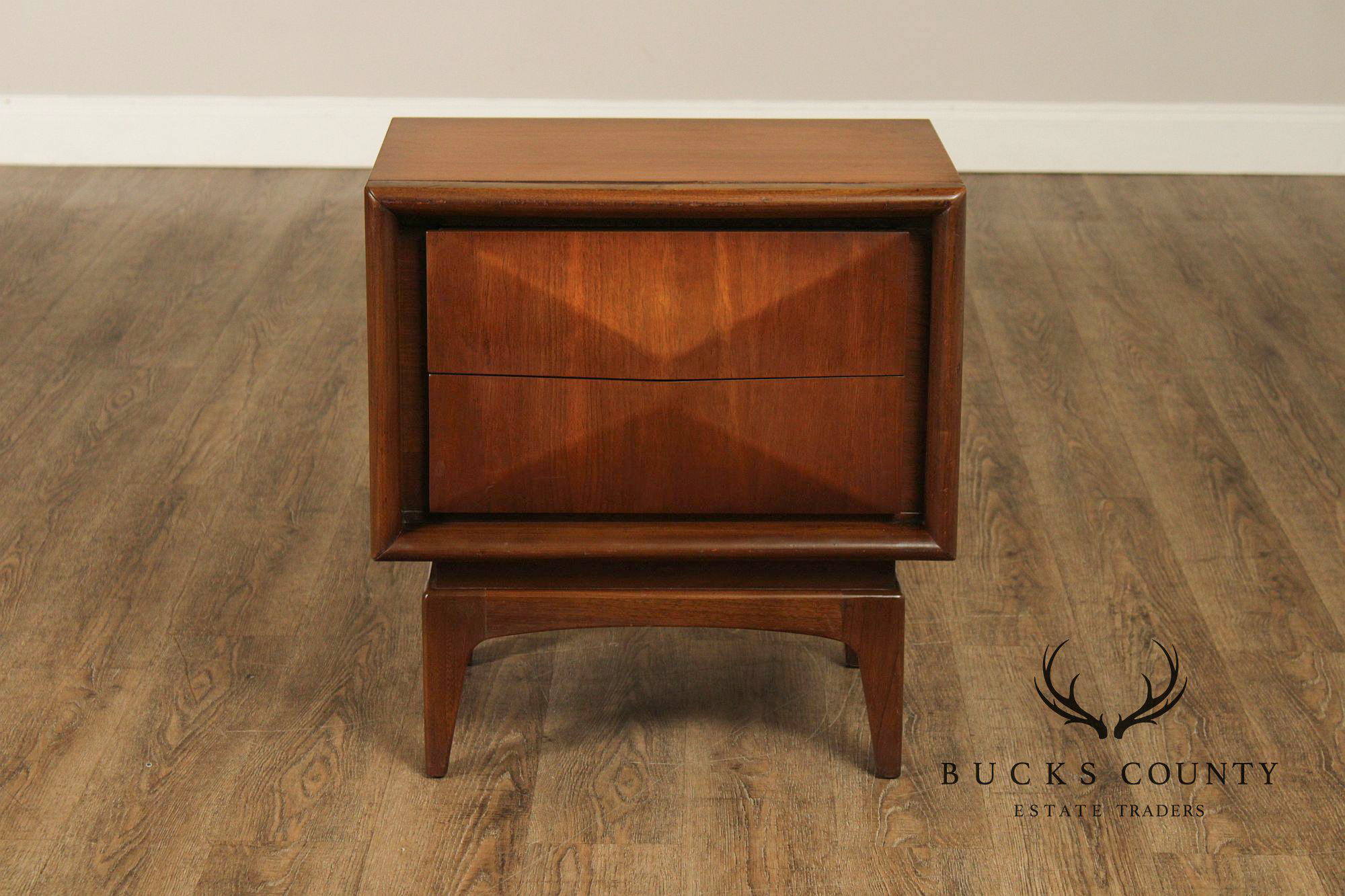 United Furniture Mid Century Modern Pair of Walnut Diamond Front Nightstands