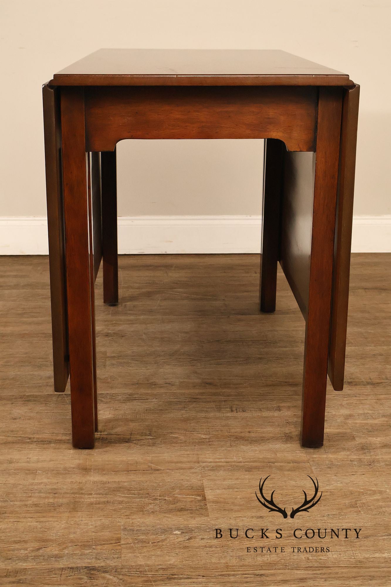 Kittinger Colonial Williamsburg Mahogany Drop Leaf Dining Table