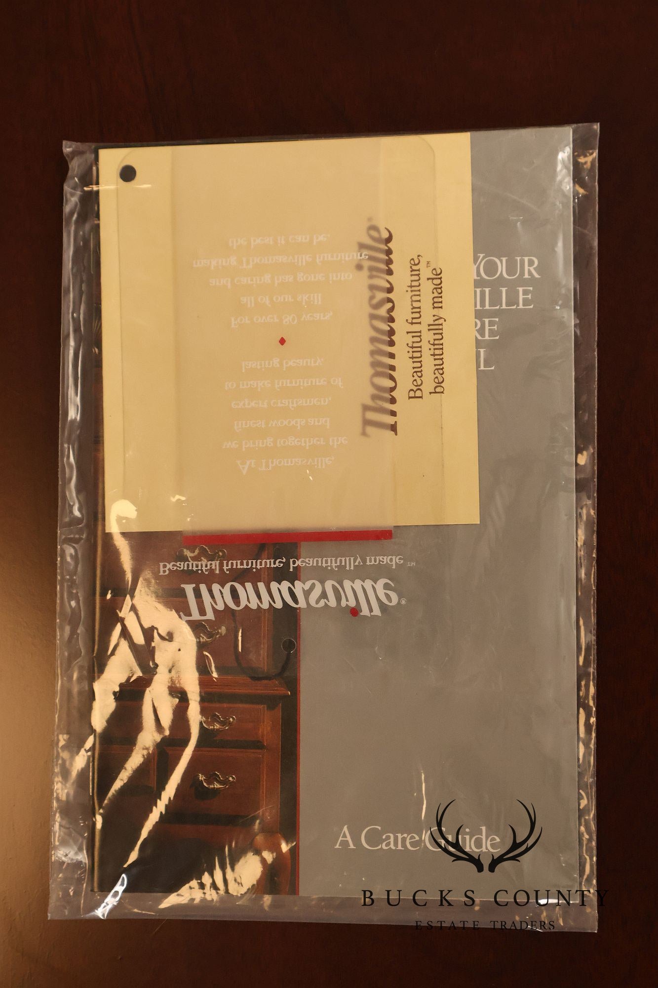 Thomasville Hepplewhite Style Pair Of Mahogany Bow Front Chest Nightstands