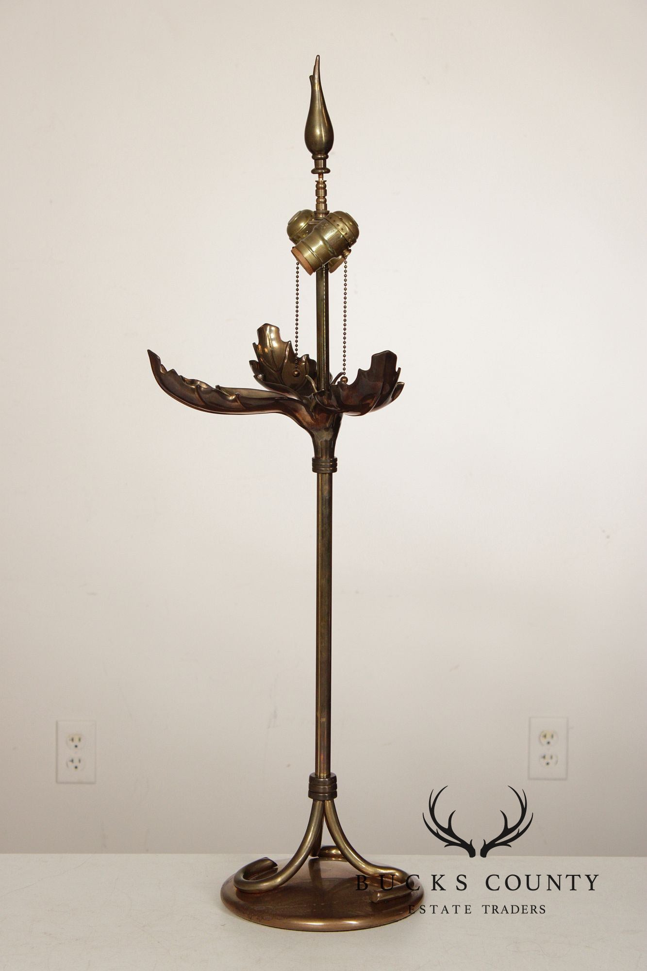 Vintage Chapman Brass Acanthus Leaf Table Lamp