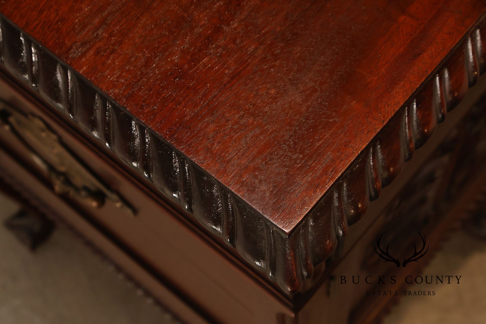 Vintage Chippendale Style Mahogany Sideboard Buffet