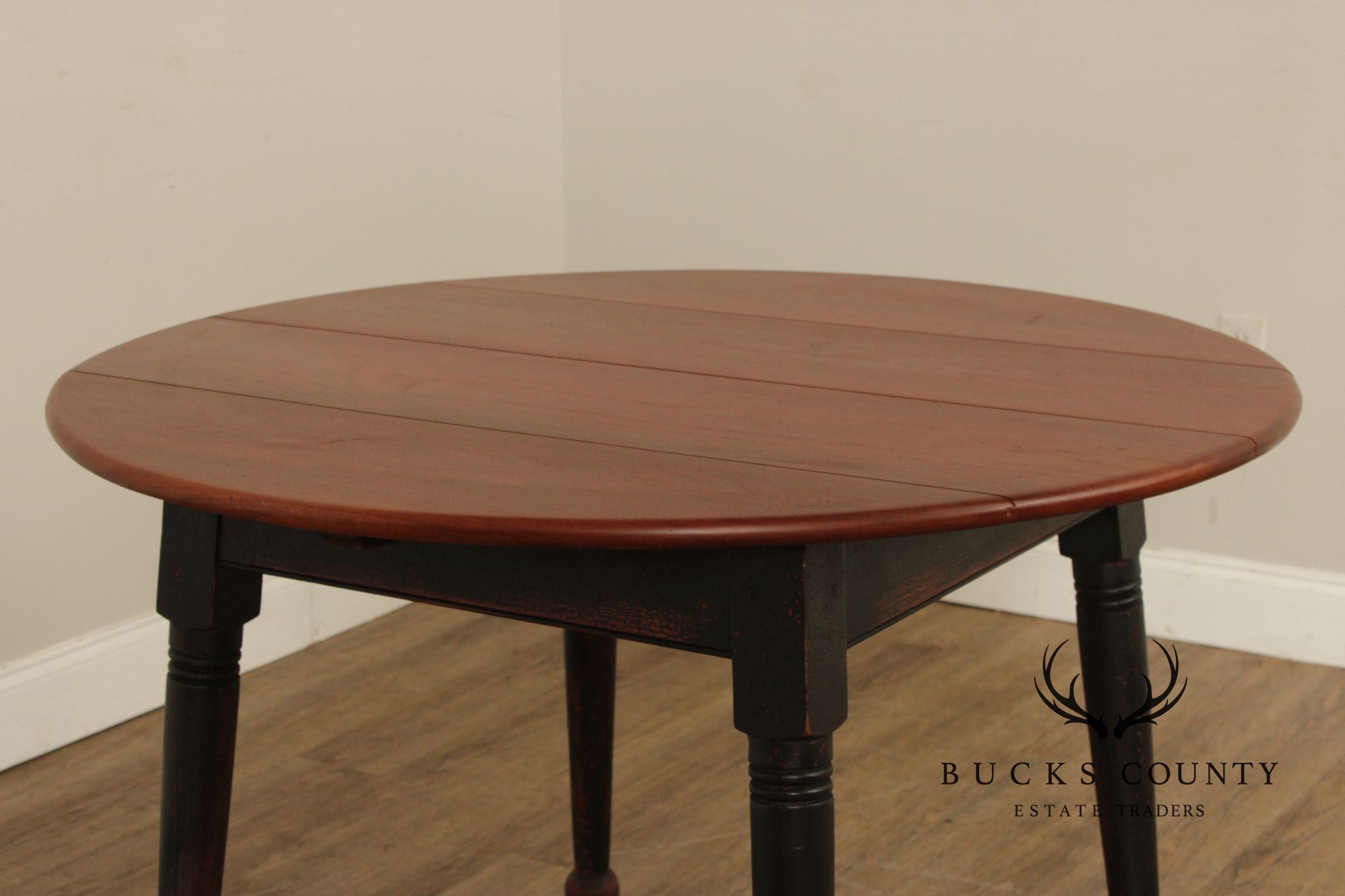 Primitive Farmhouse Style Round Plank Top Dining Table