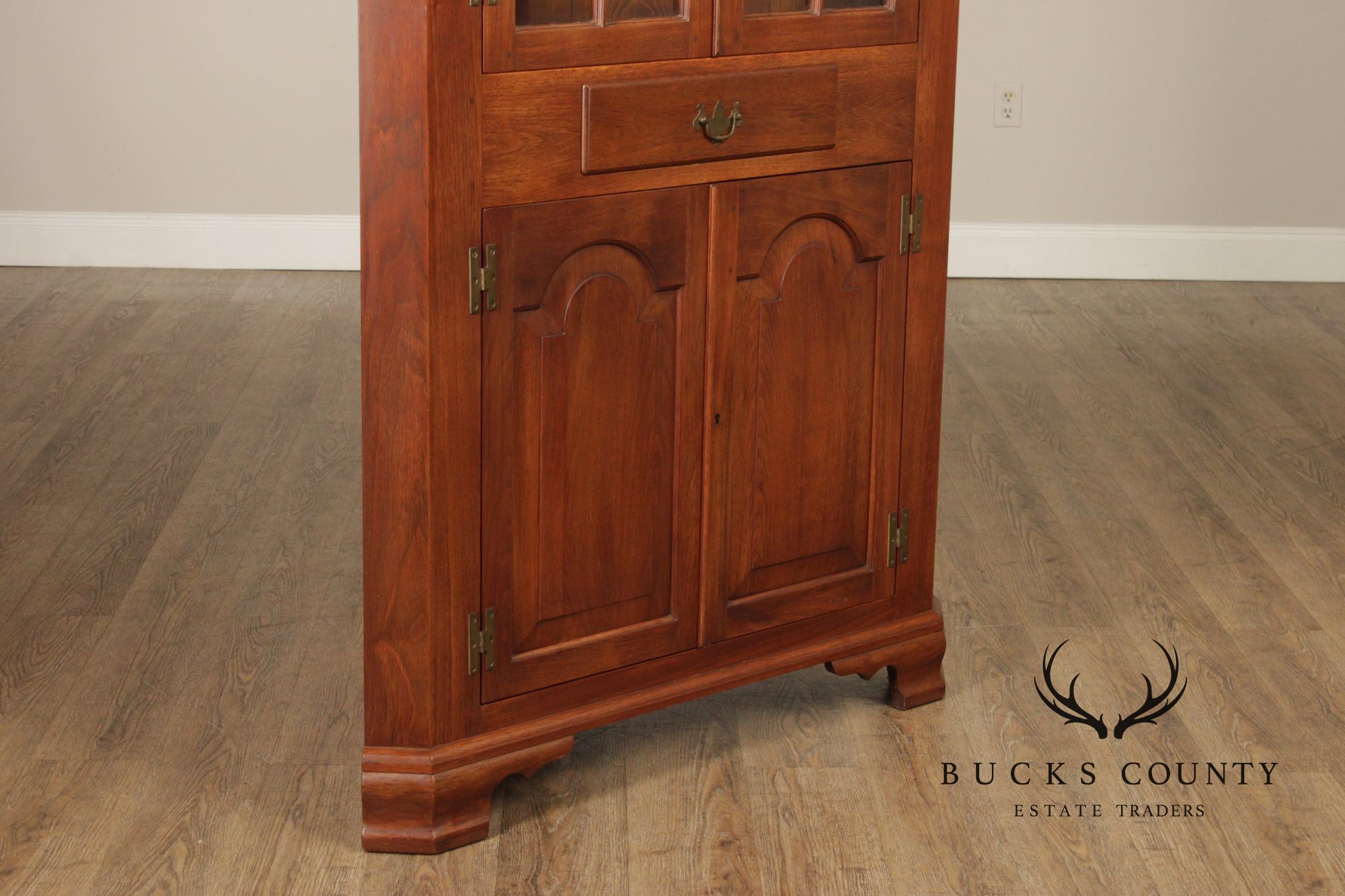 Virginia Craftsmen Reproductions Chippendale Style Walnut Corner Cabinet