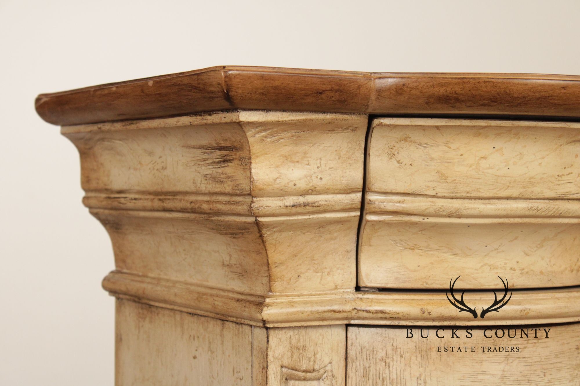 Hooker Furniture Grandover 3 Door Shaped Credenza Sideboard
