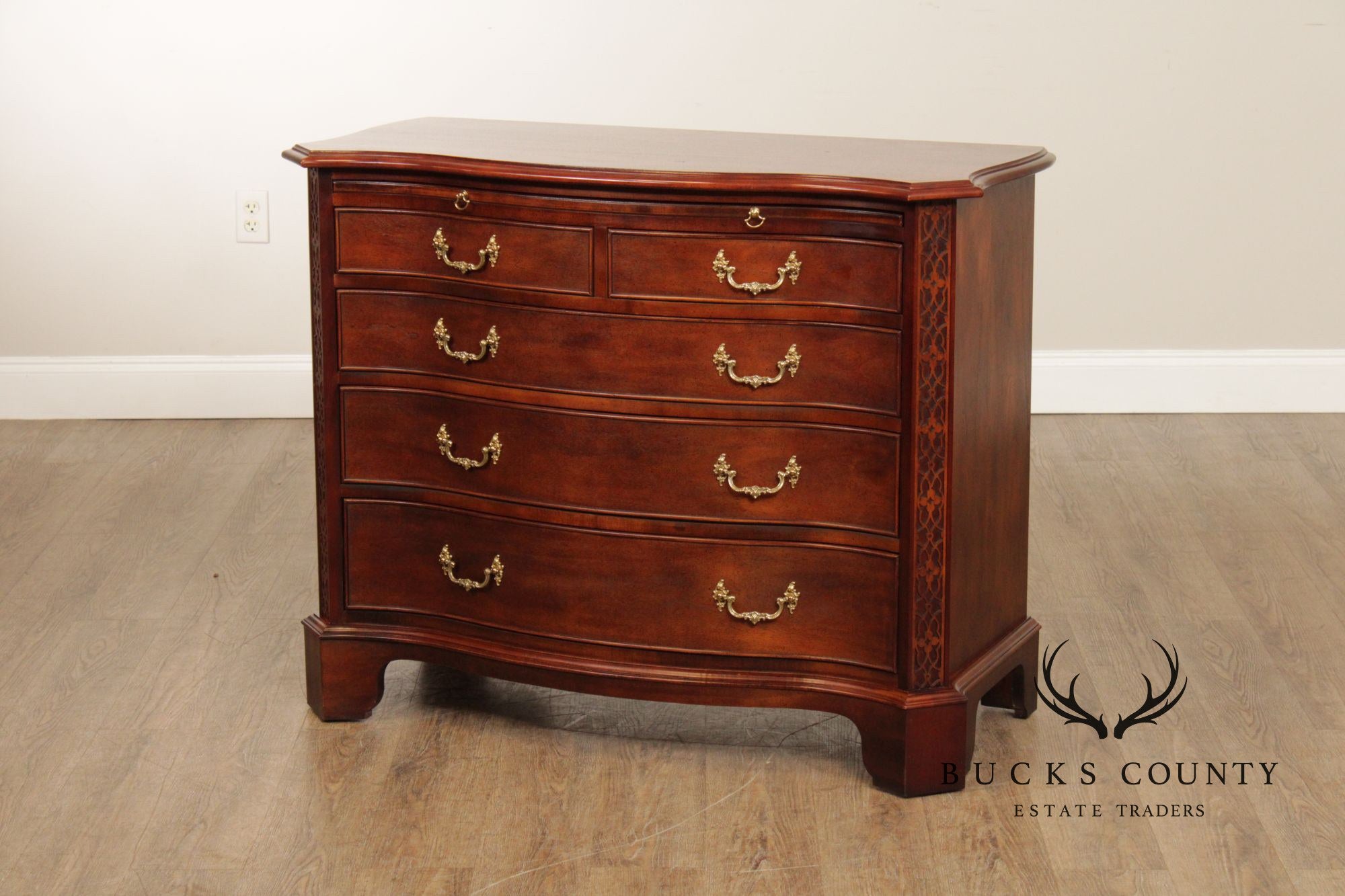 Century Furniture Georgian Style Mahogany Bachelor's Chest