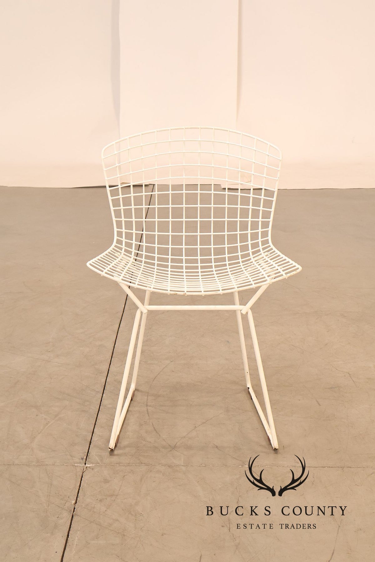 Vintage Mid Century Modern Set Of Eight Bertoia Style White Wire Dining Chairs
