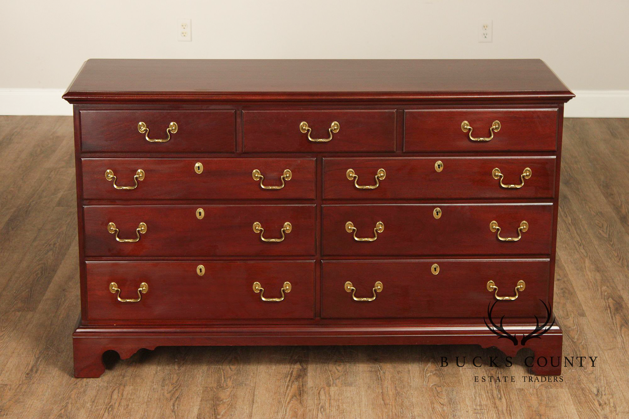 Link Taylor Heirloom Solid Mahogany Nine Drawer Dresser