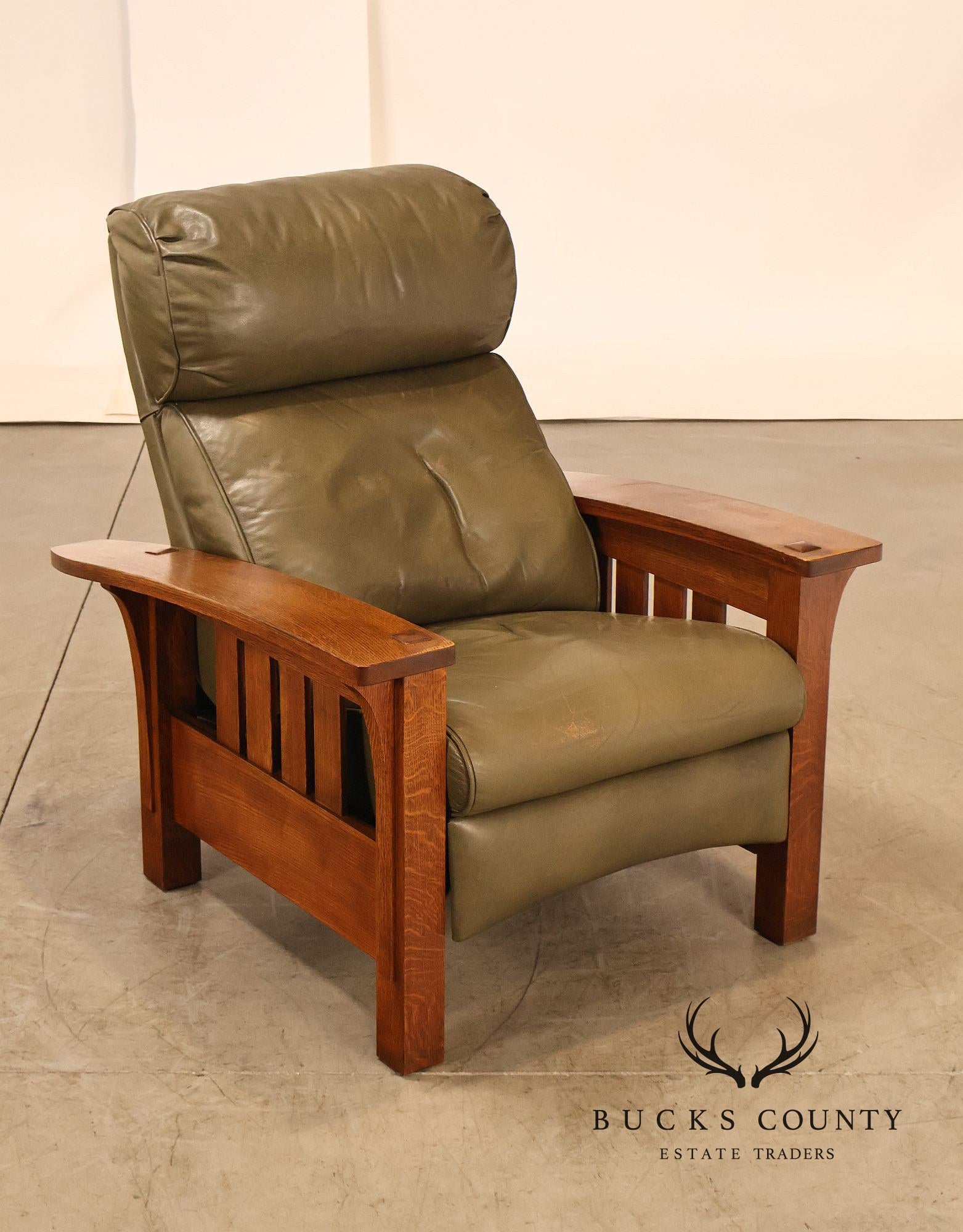 Stickley Mission Collection Oak Bustle Back Bow Arm Morris Recliner