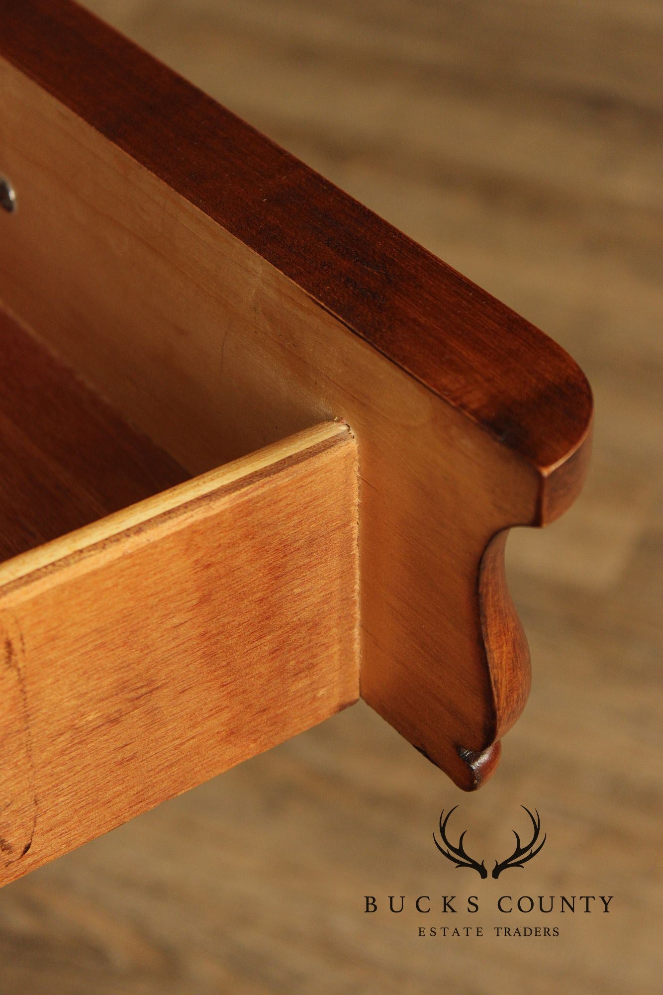 Lexington Furniture 'Chez Michelle' Bedside Cabinet Nightstand
