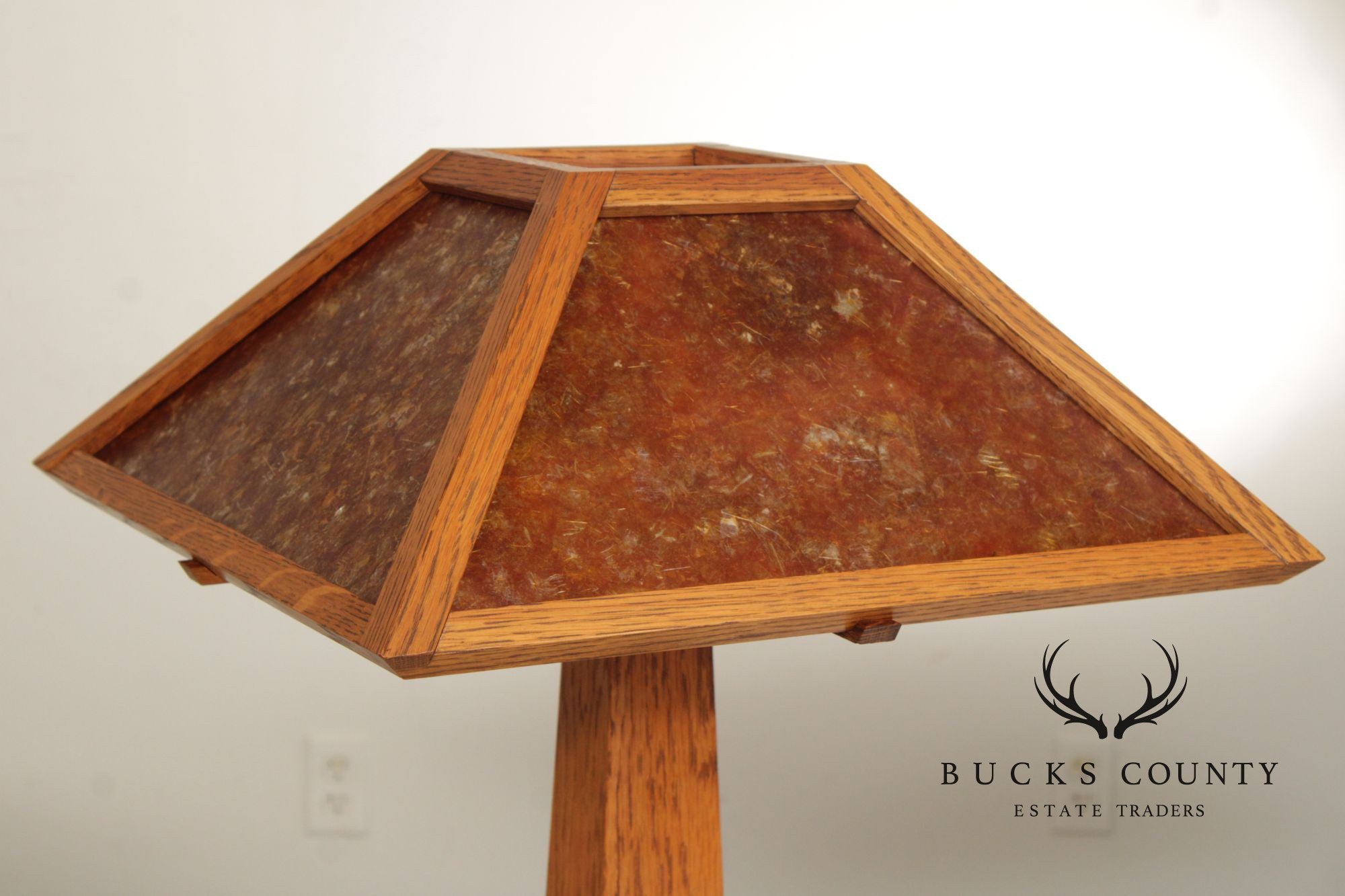 Mission Style Oak and Mica Table Lamp