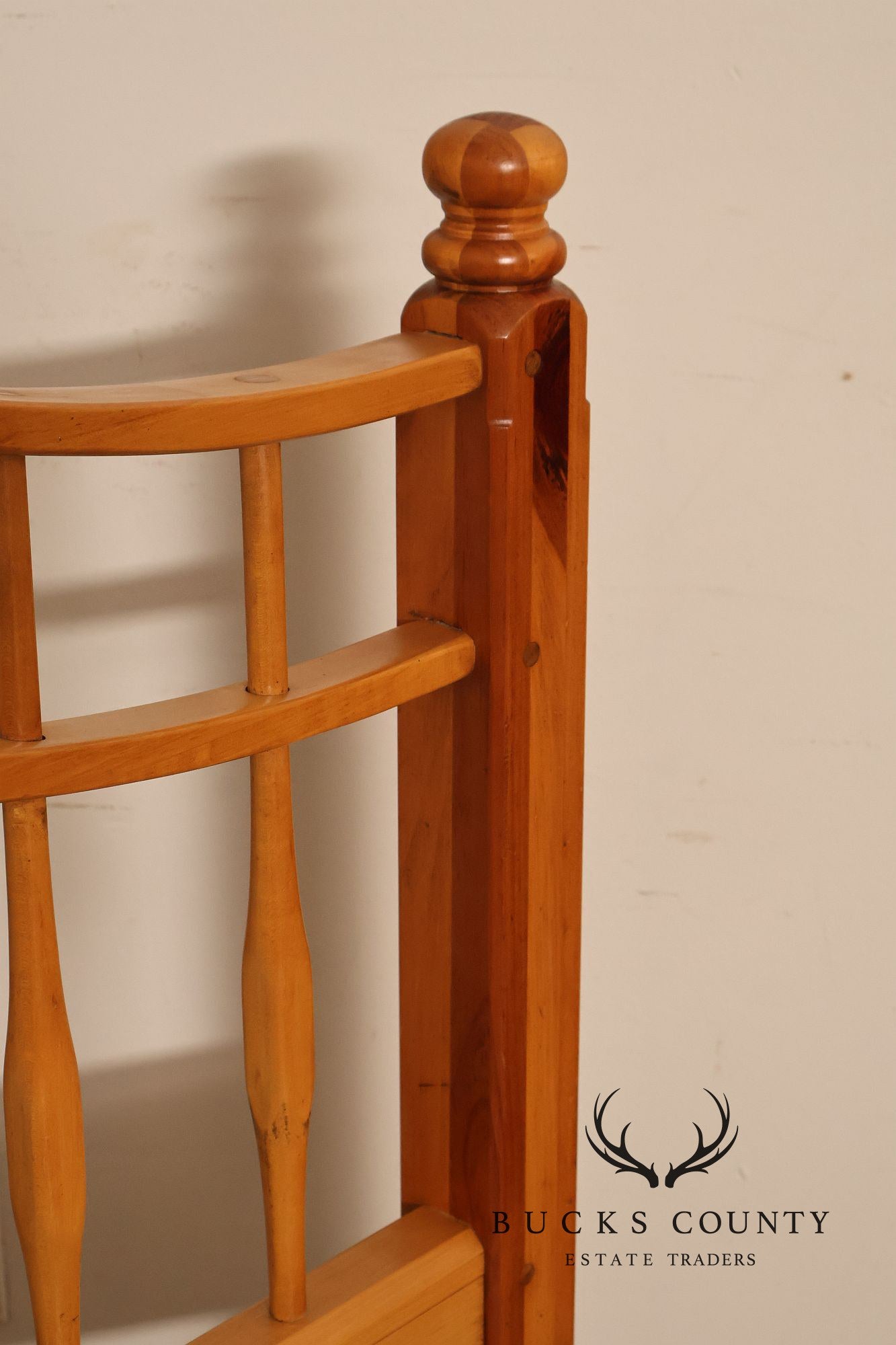 Ethan Allen Country Crossings Collection King Size Windsor Bed