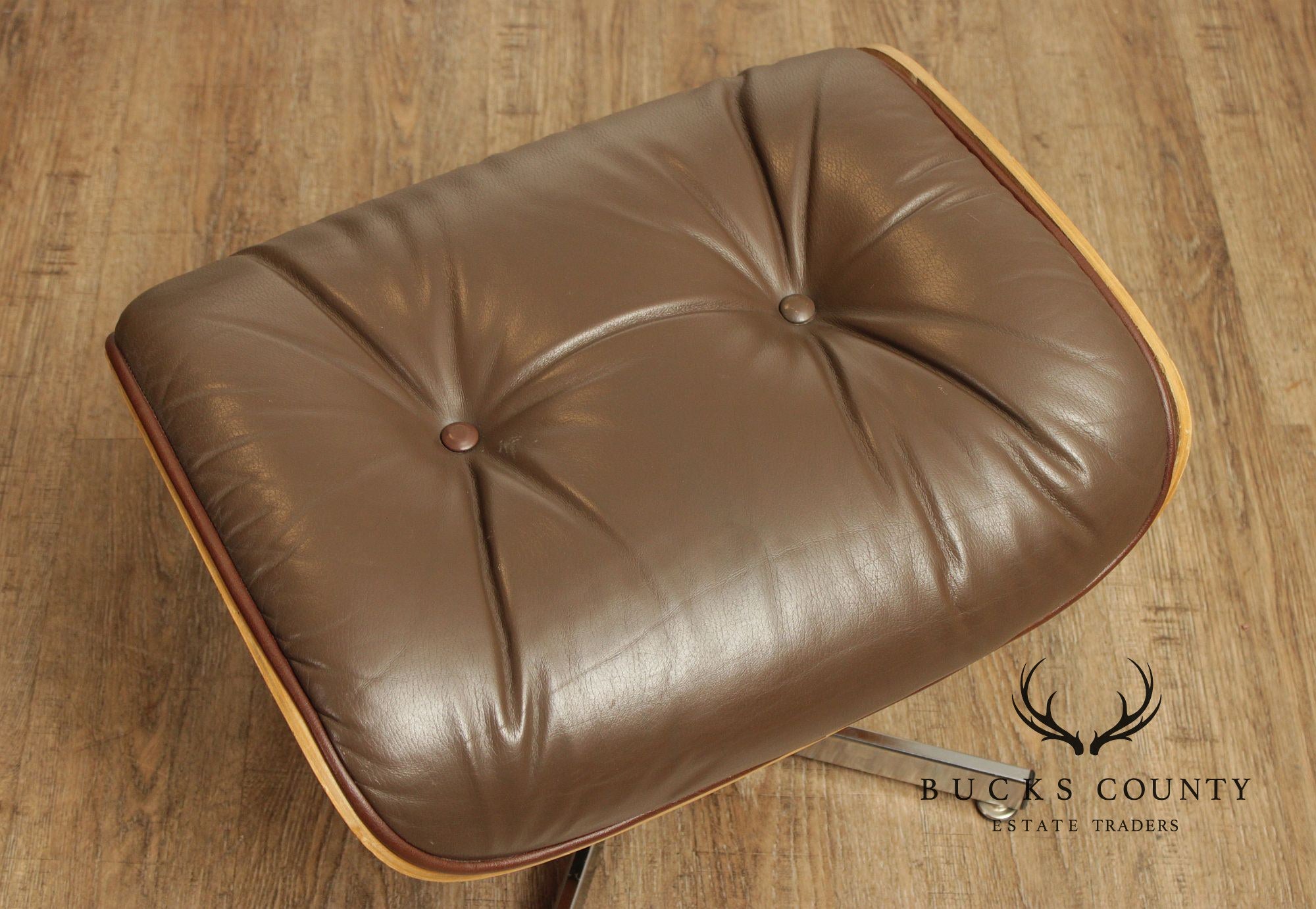 Eames Style Leather Swivel Chair with Ottoman