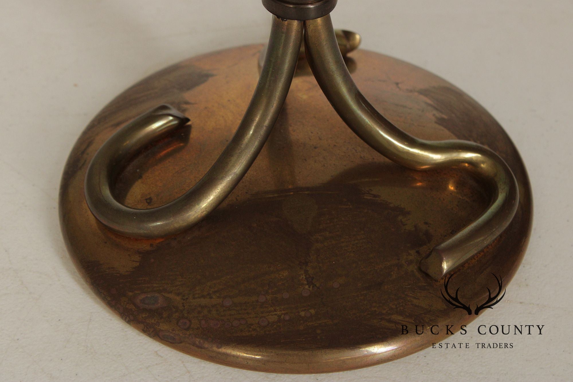 Vintage Chapman Brass Acanthus Leaf Table Lamp