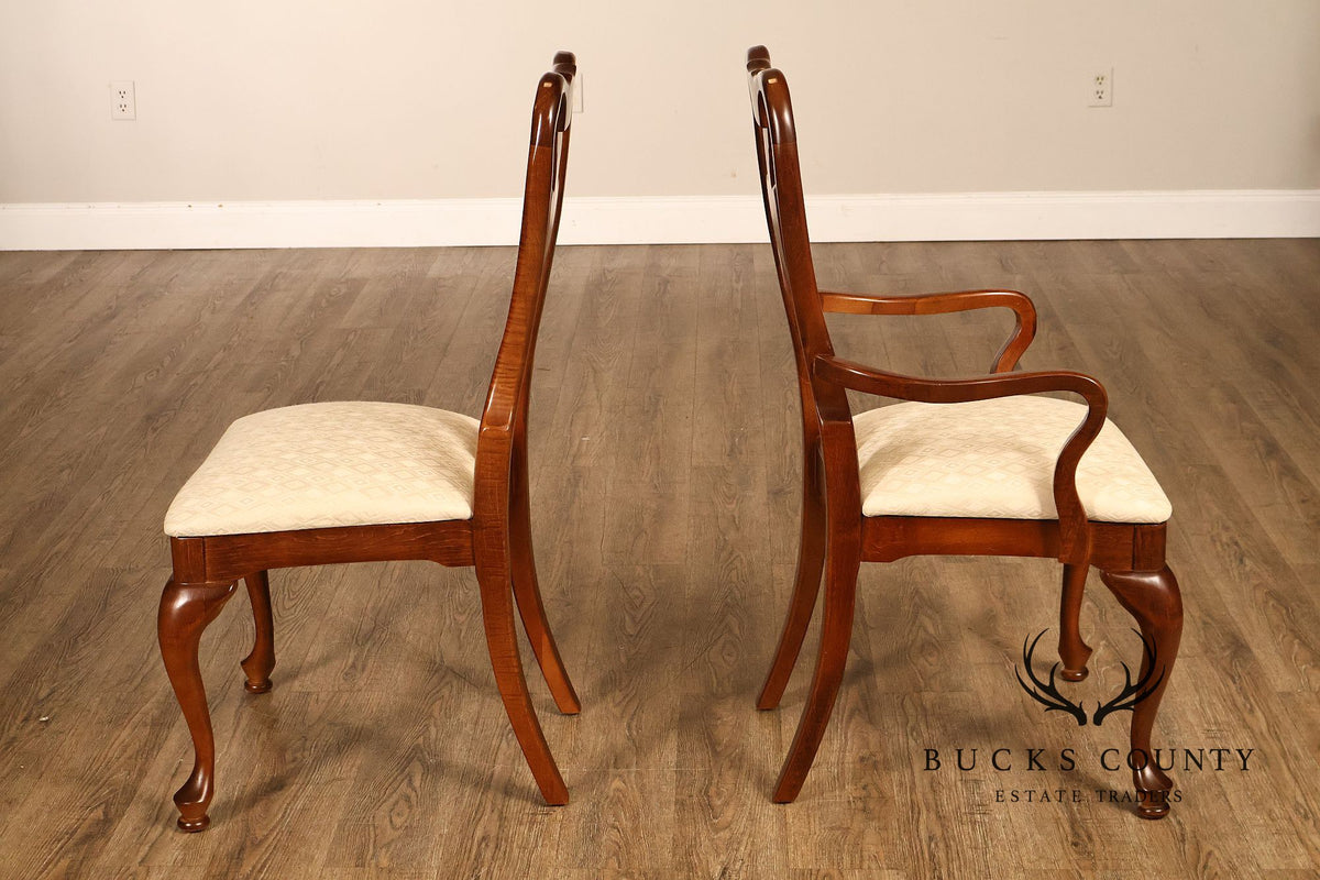 American Drew Queen Anne Style Expanding Dining Table With Eight Dining Chairs