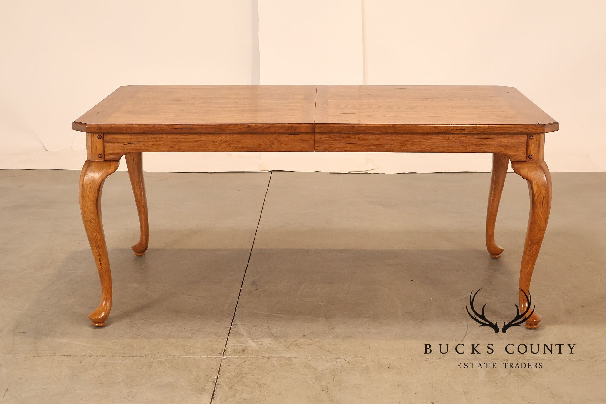 Thomasville Oak Expandable Dining Table