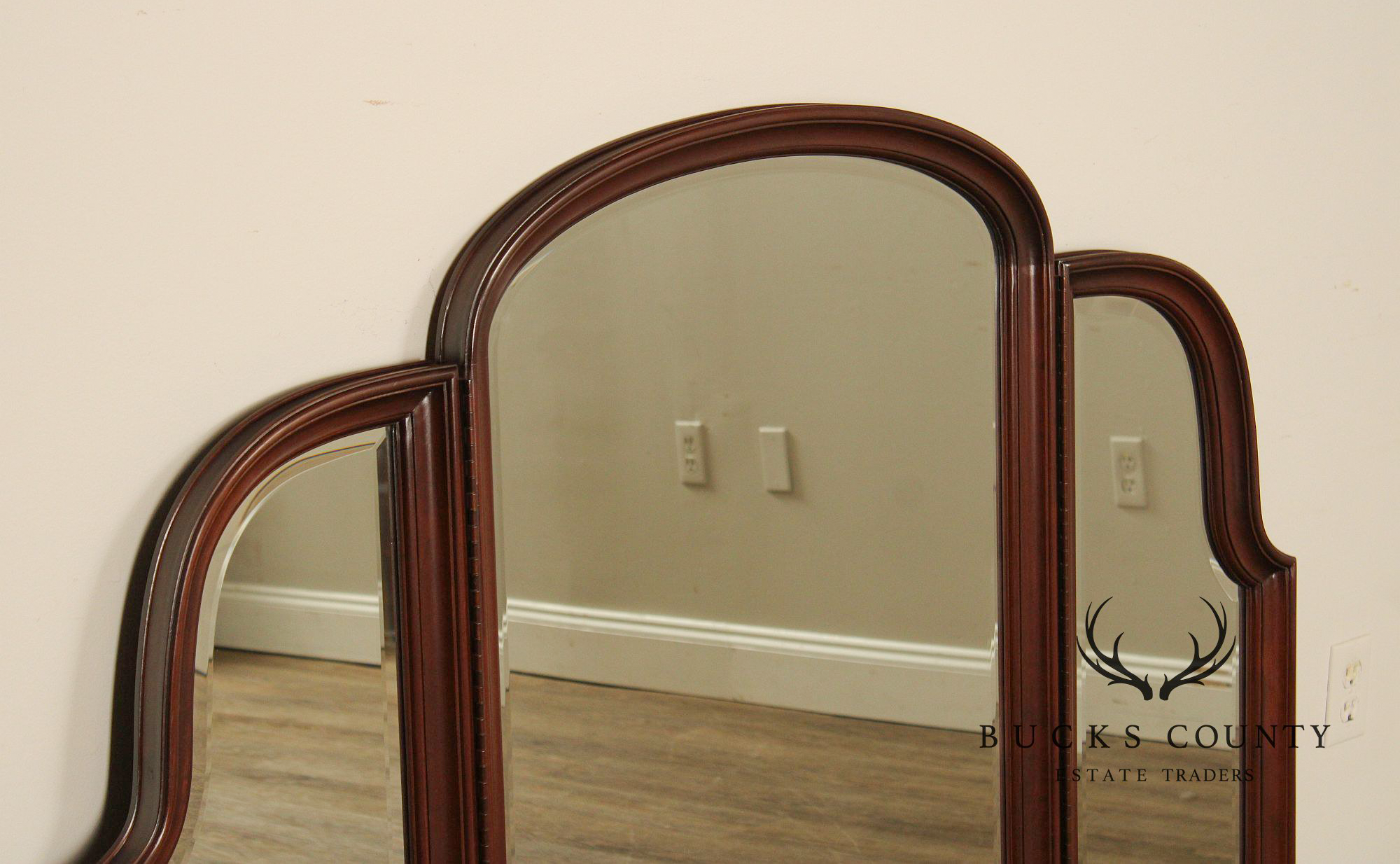 Ethan Allen 'Georgian Court' Cherry Tri-Fold Dresser Mirror