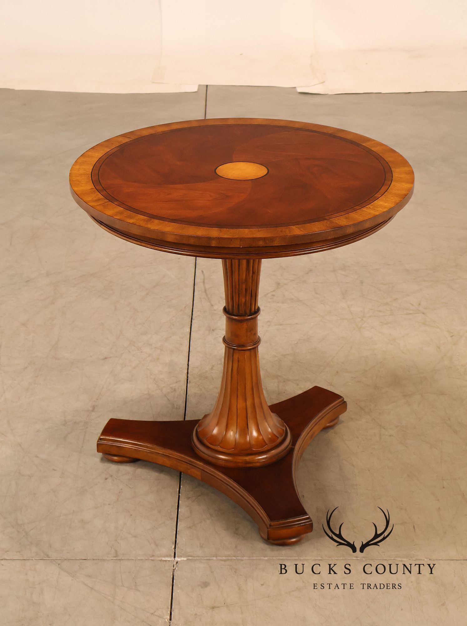 Ethan Allen Townhouse Collection Round Pedestal Side Table