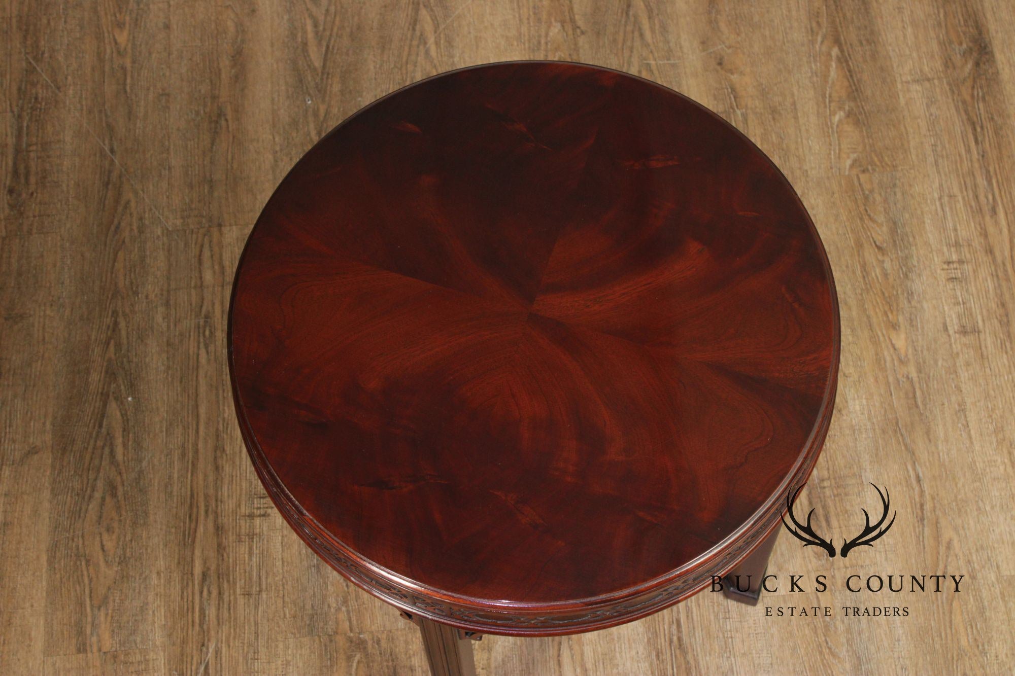 Colony Furniture Chippendale Style Round Mahogany Side Table