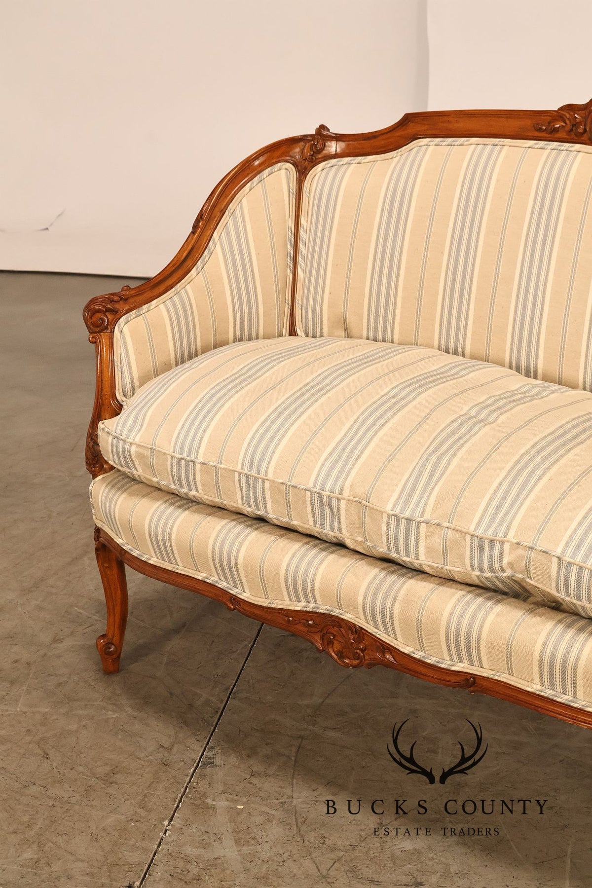 French Louis XV Style Carved Loveseat Settee