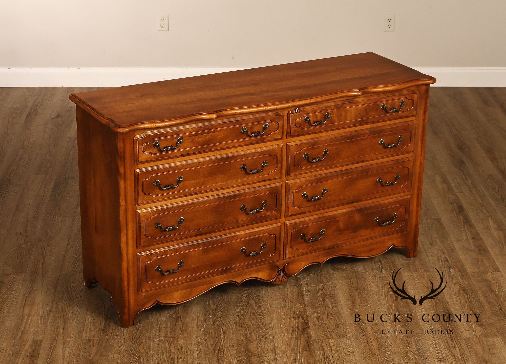 Ethan Allen Country French Maple And Birchwood Eight Drawer Dresser