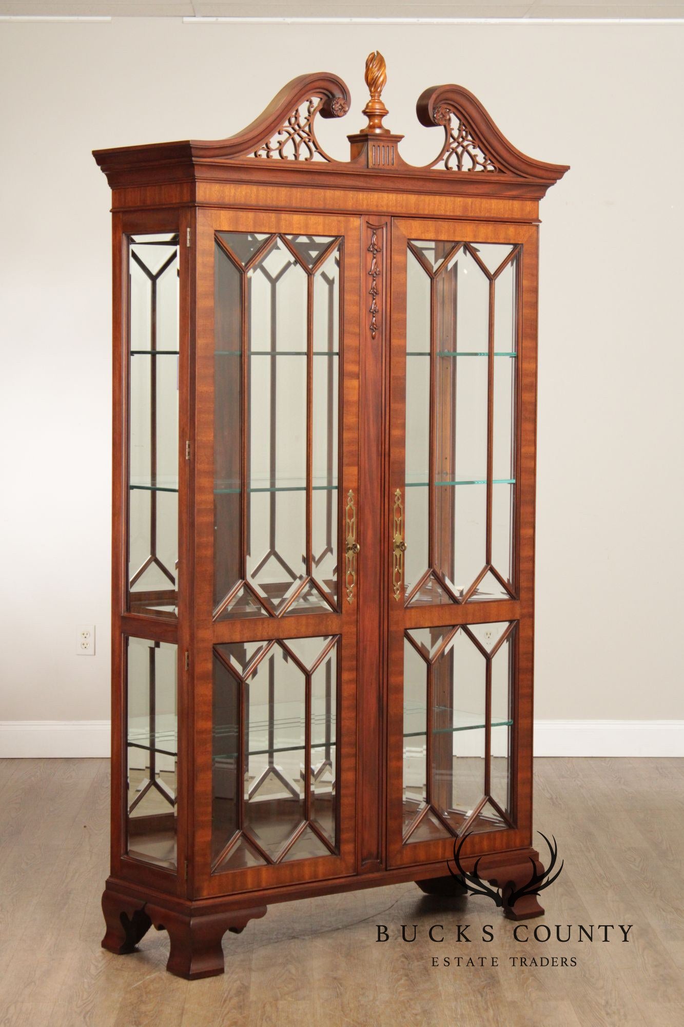 Henkel Harris Georgian Style Pair of Mahogany Display Case Cabinets