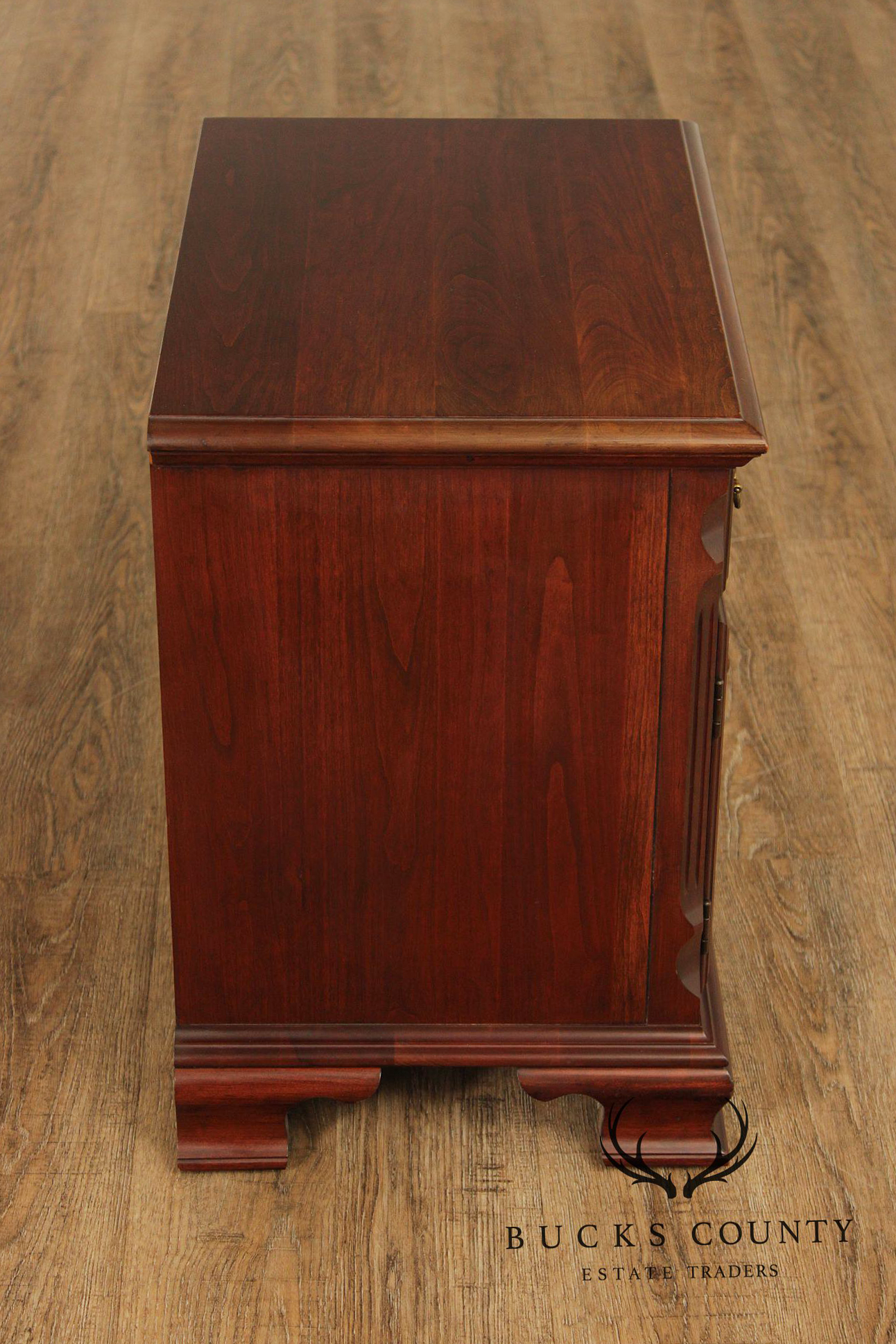 Pennsylvania House Traditional Pair Of Cherry Nightstands