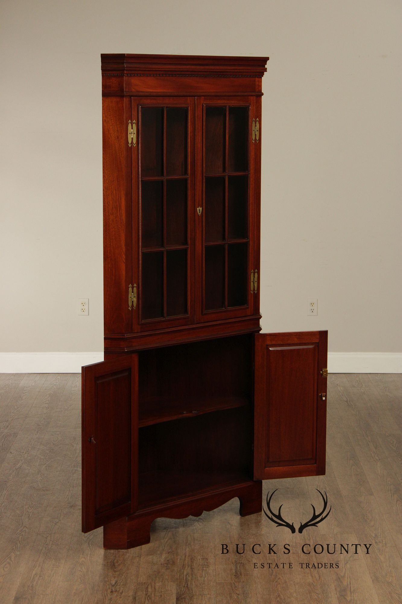 Craftique Chippendale Style Mahogany Corner Cabinet