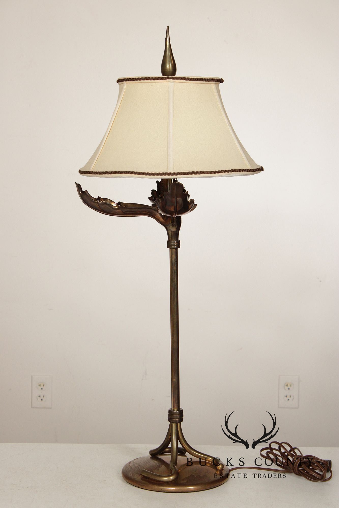 Vintage Chapman Brass Acanthus Leaf Table Lamp
