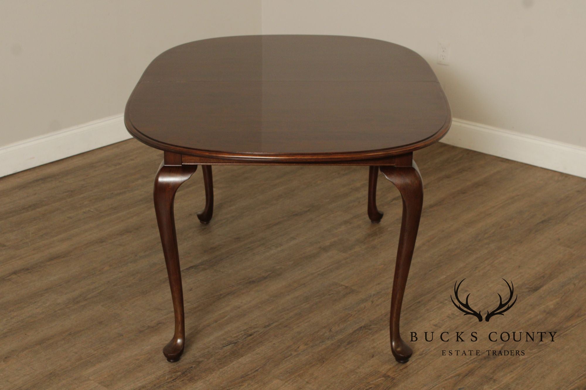 Ethan Allen Georgian Court Cherry Expandable Dining Table