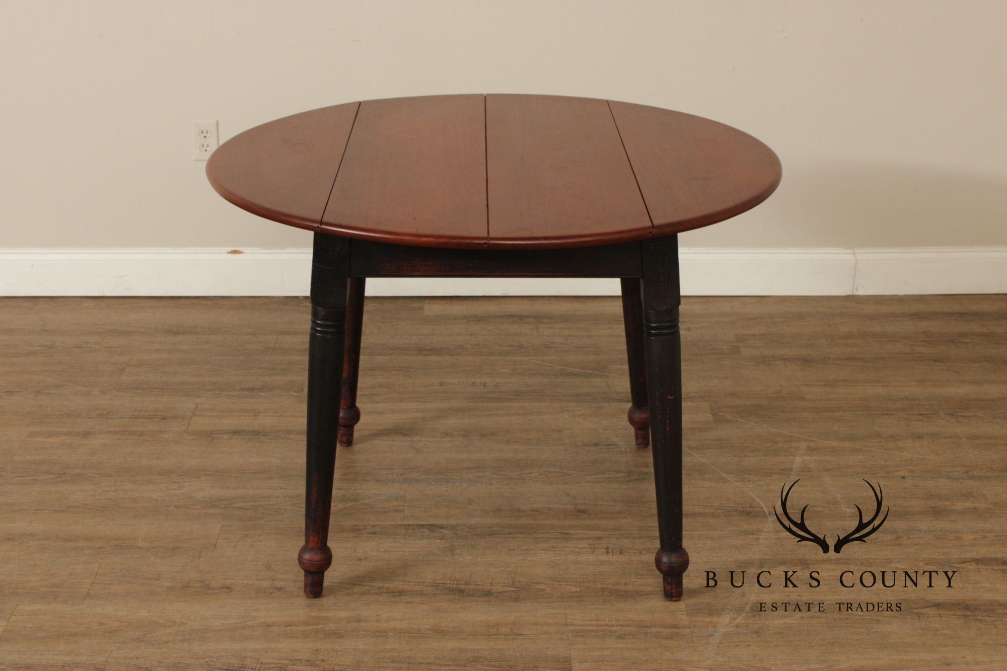 Primitive Farmhouse Style Round Plank Top Dining Table