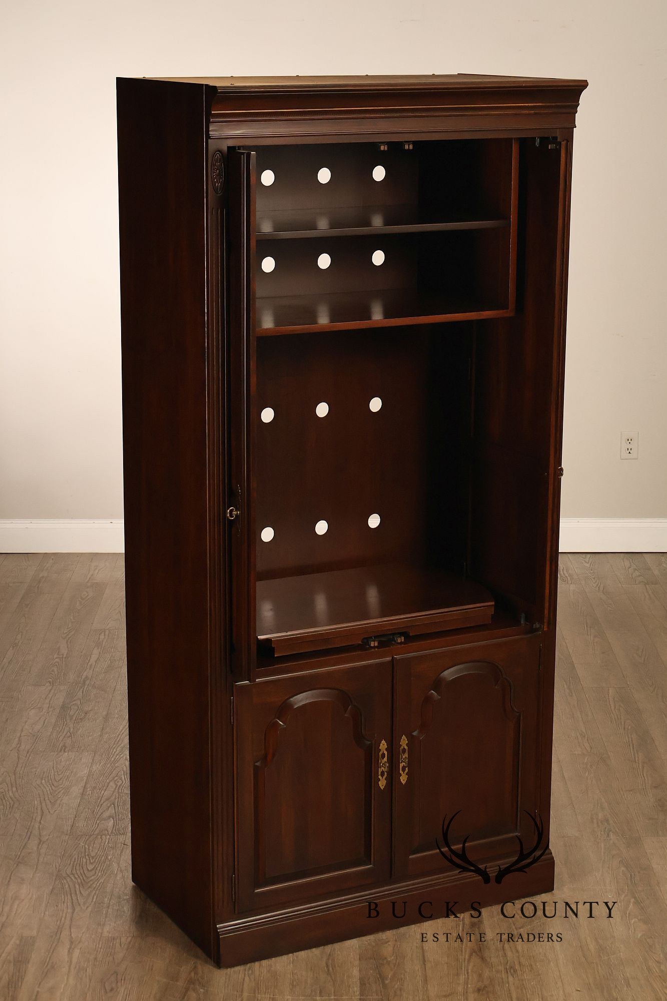 Ethan Allen Georgian Court Collection Traditional Entertainment Armoire Cabinet