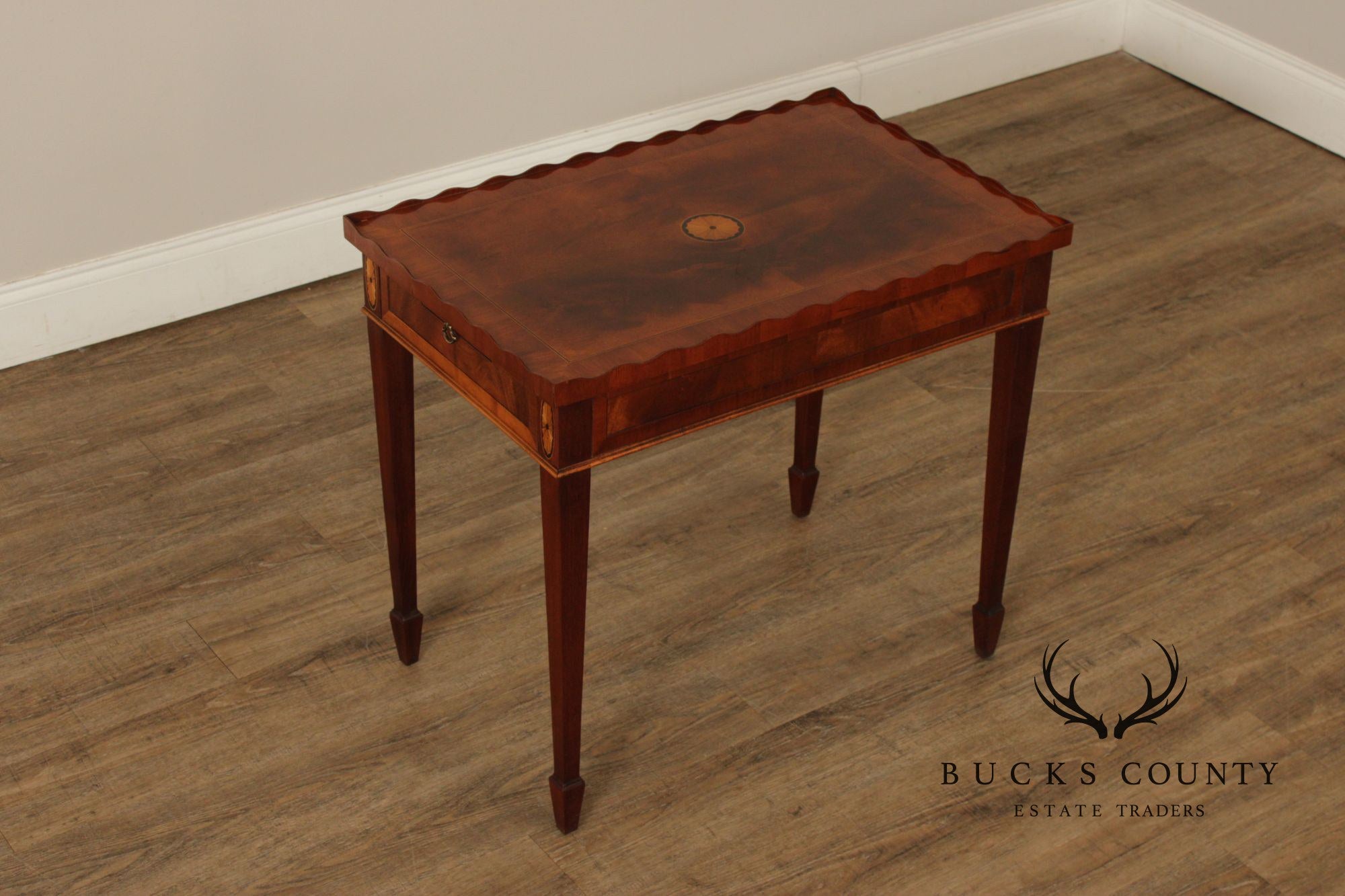 Hekman Federal Style Inlaid Mahogany And Yew Wood Side Table