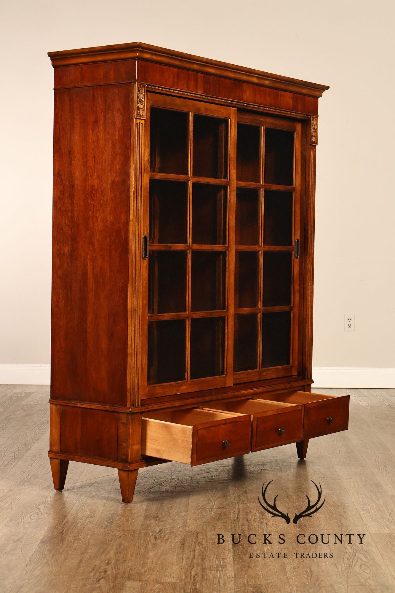 Ethan Allen 'Townhouse' Sliding Door Bookcase