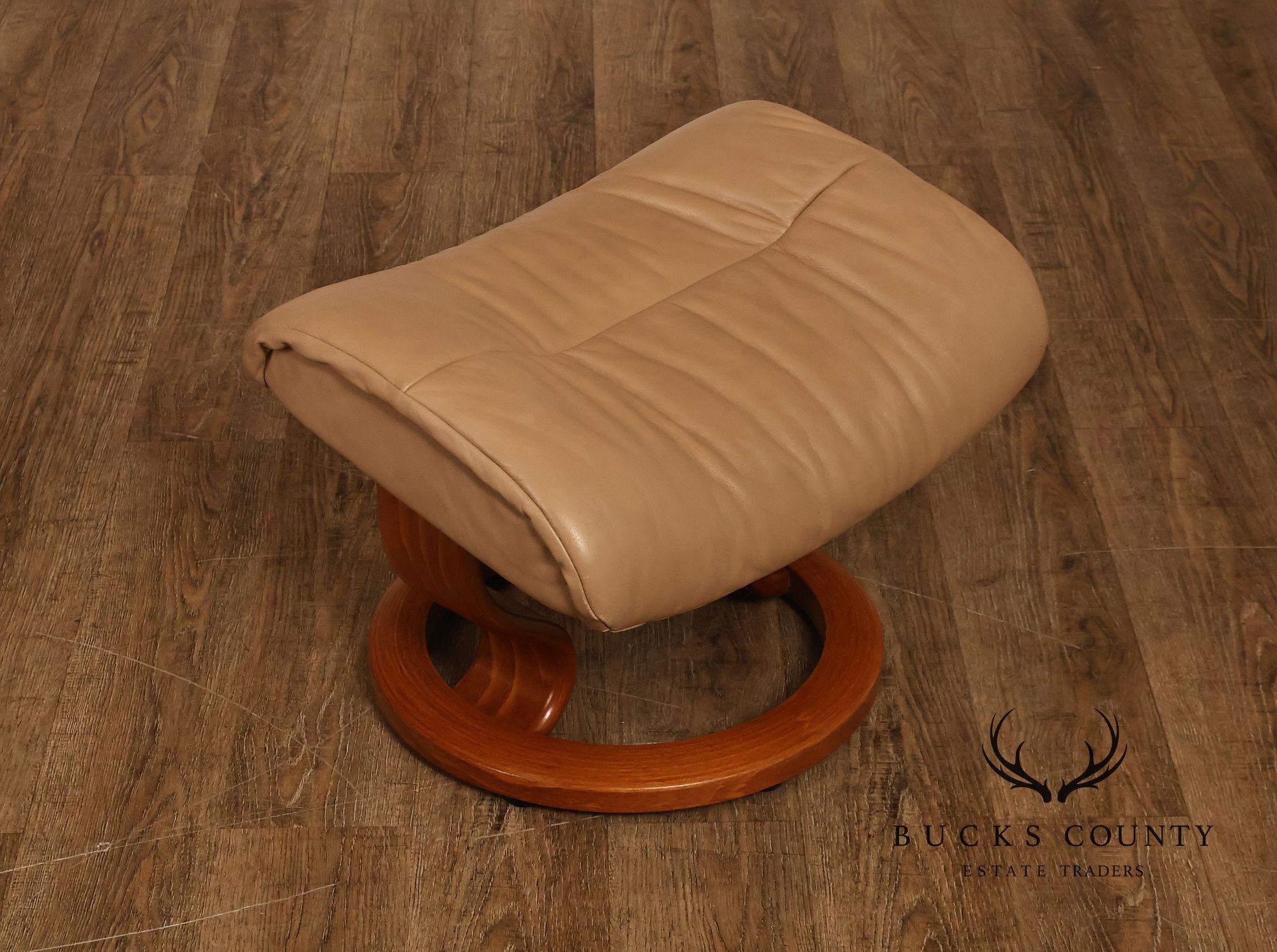 Ekornes Stressless Modern Leather Recliner And Ottoman