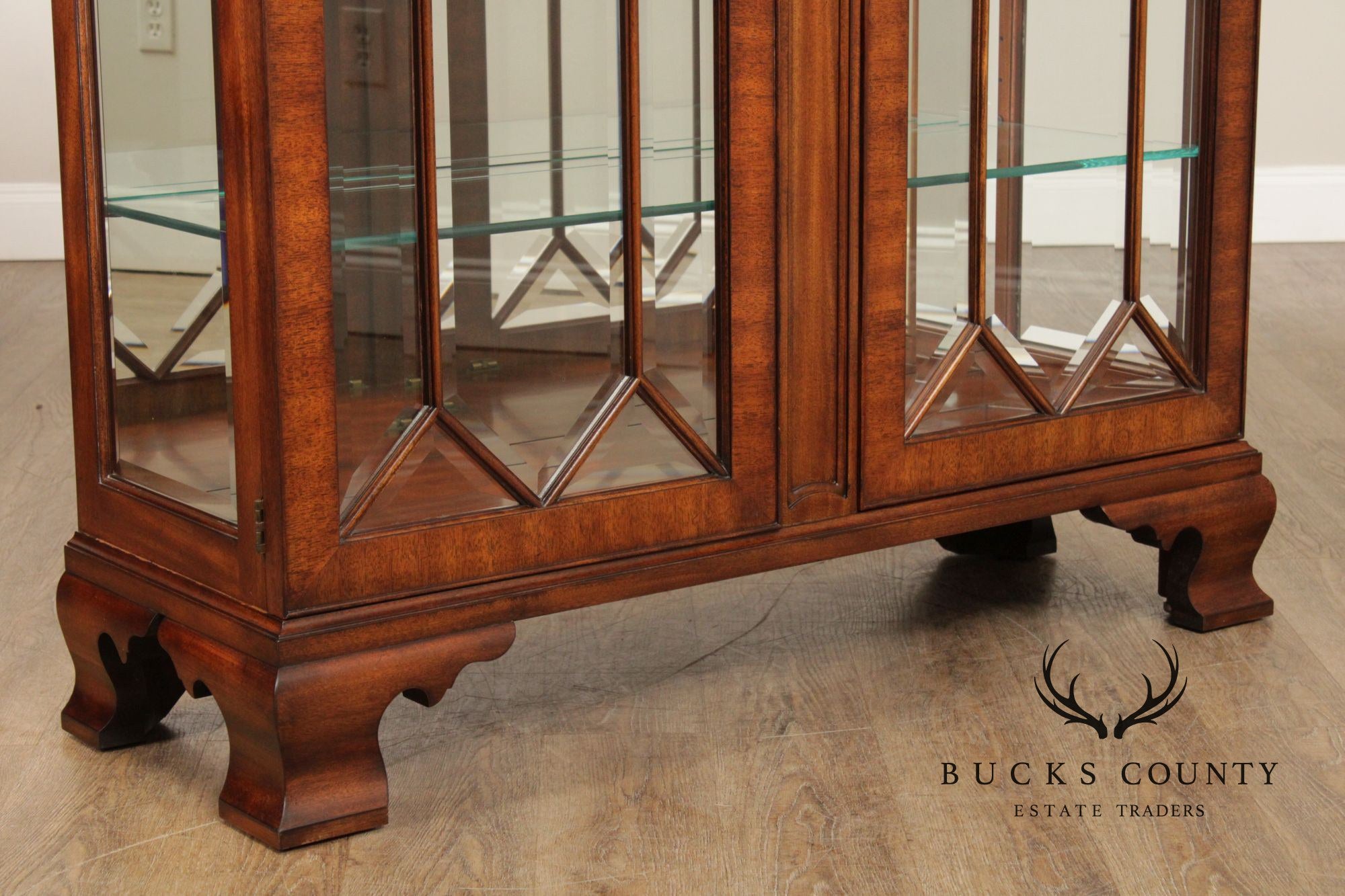 Henkel Harris Georgian Style Pair of Mahogany Display Case Cabinets