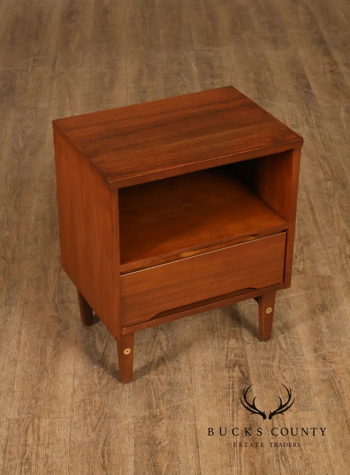Stanley Furniture Mid Century Modern Pair of Walnut Nightstands
